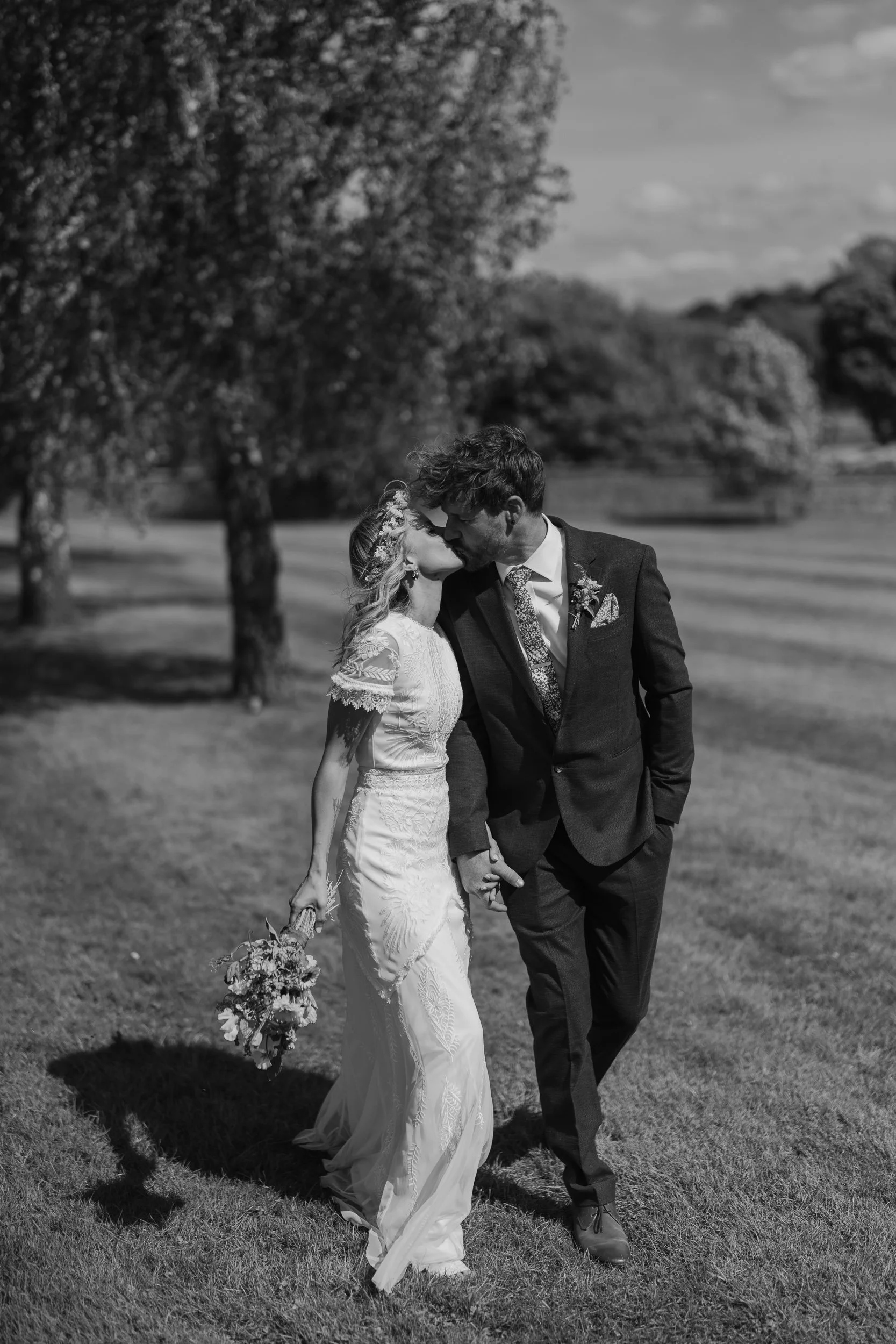 114hampshire-documentary-wedding-photographer-pinglestone-farm-hampshire-.jpg