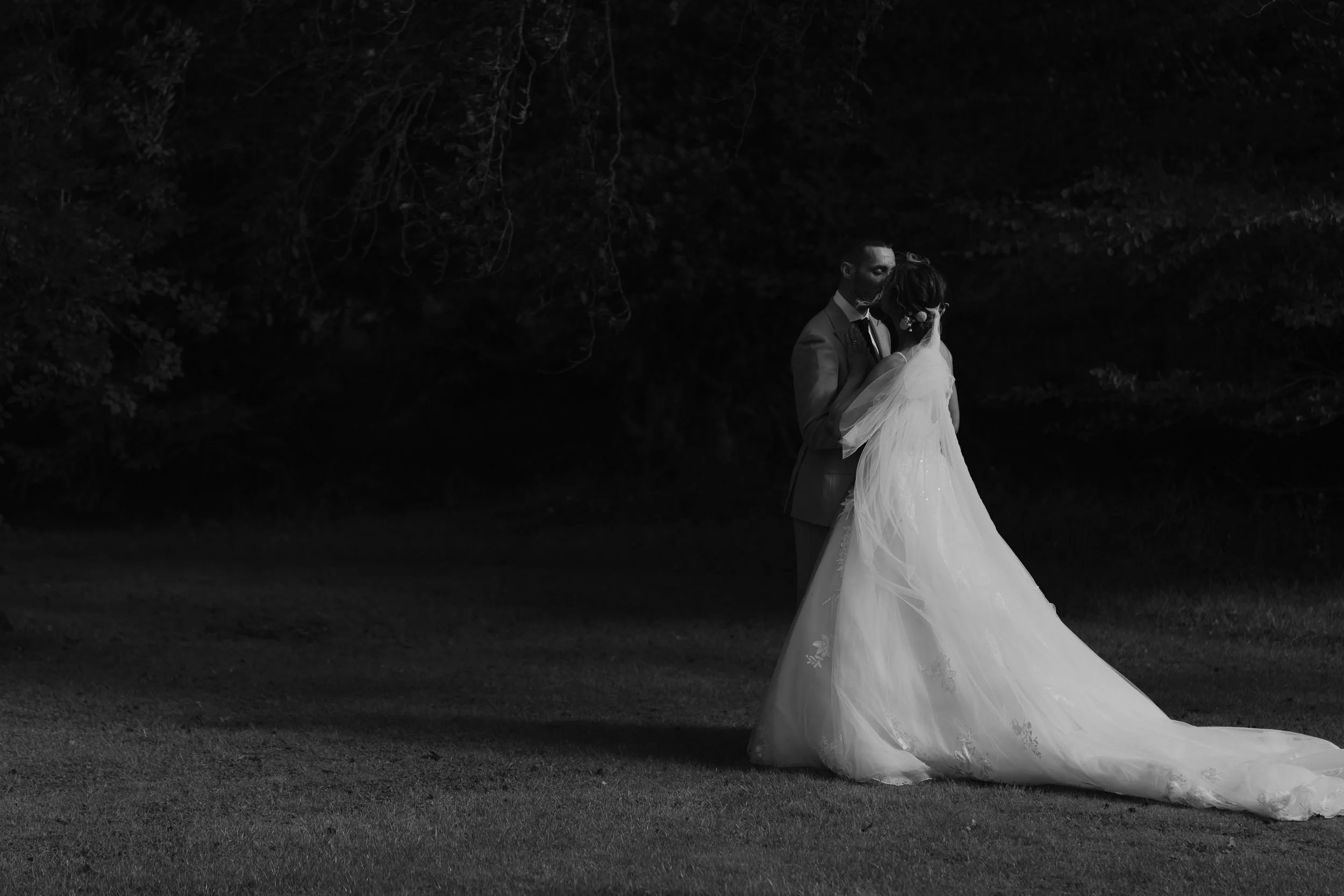 134 hampshire-documentary-wedding-photographer-falconhurst-kent-.jpg