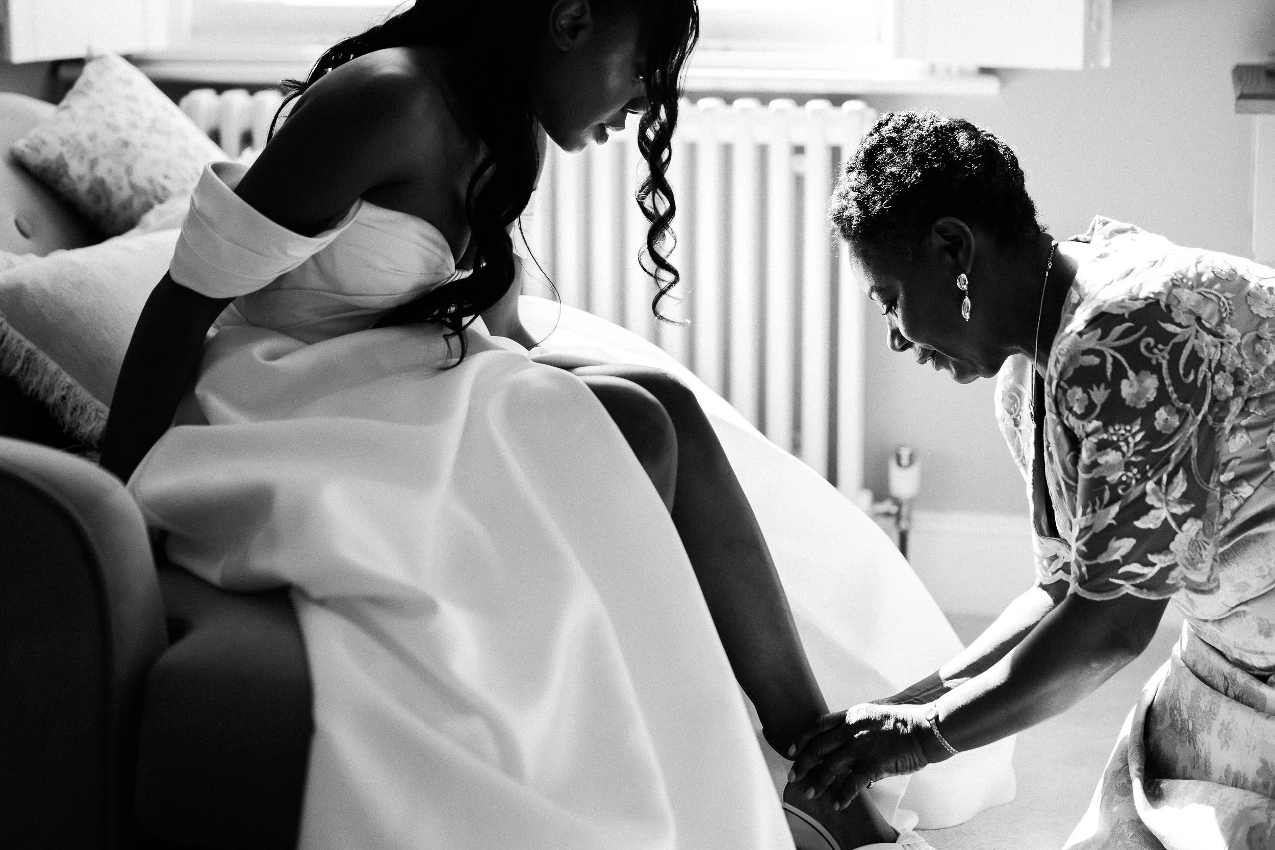 11 hampshire-documentary-wedding-photographer-northbrook-park-farnham-.jpg