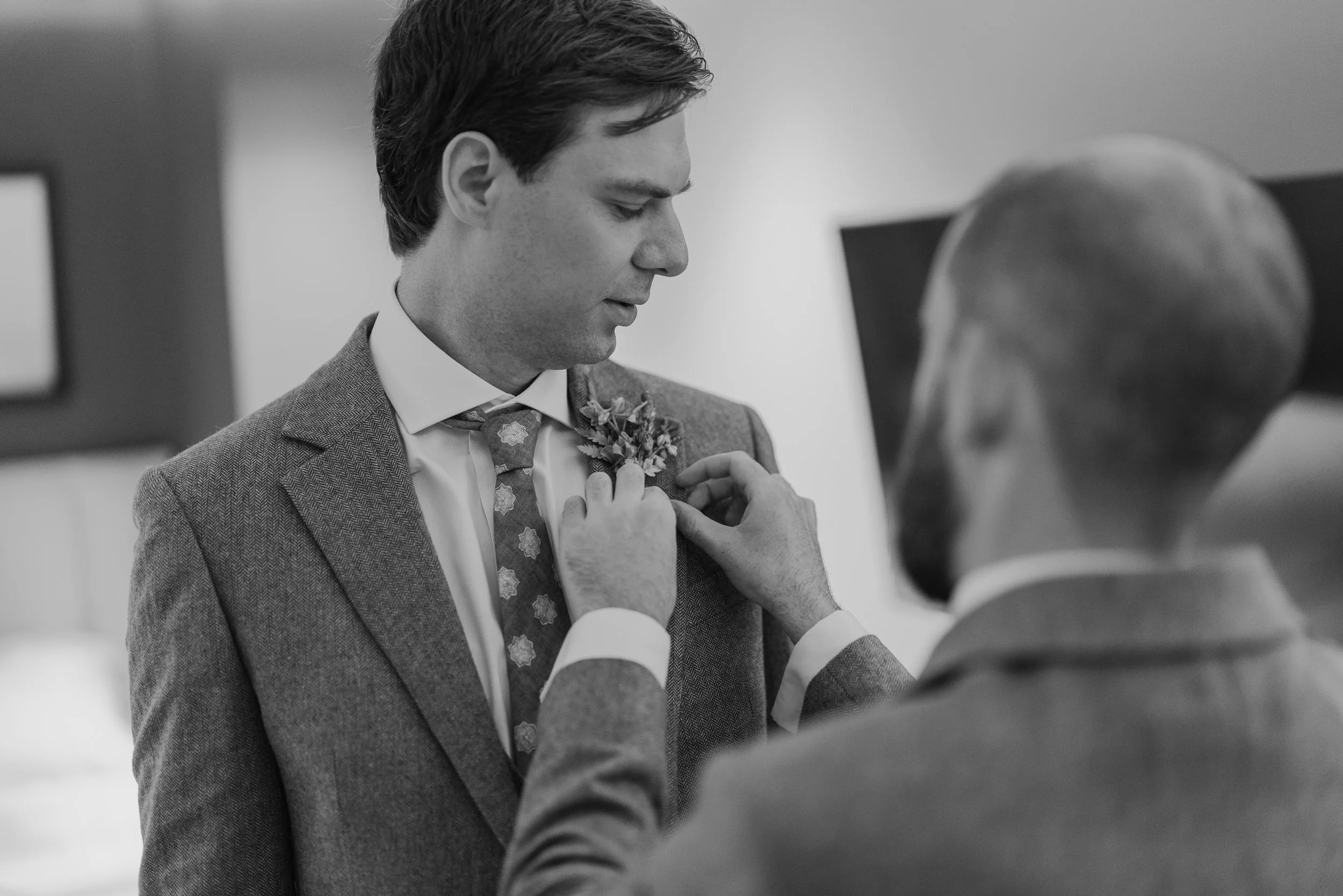 9  london-documentary-wedding-photographer-fitzrovia-chapel-the-globe-swan-south-bank-.jpg