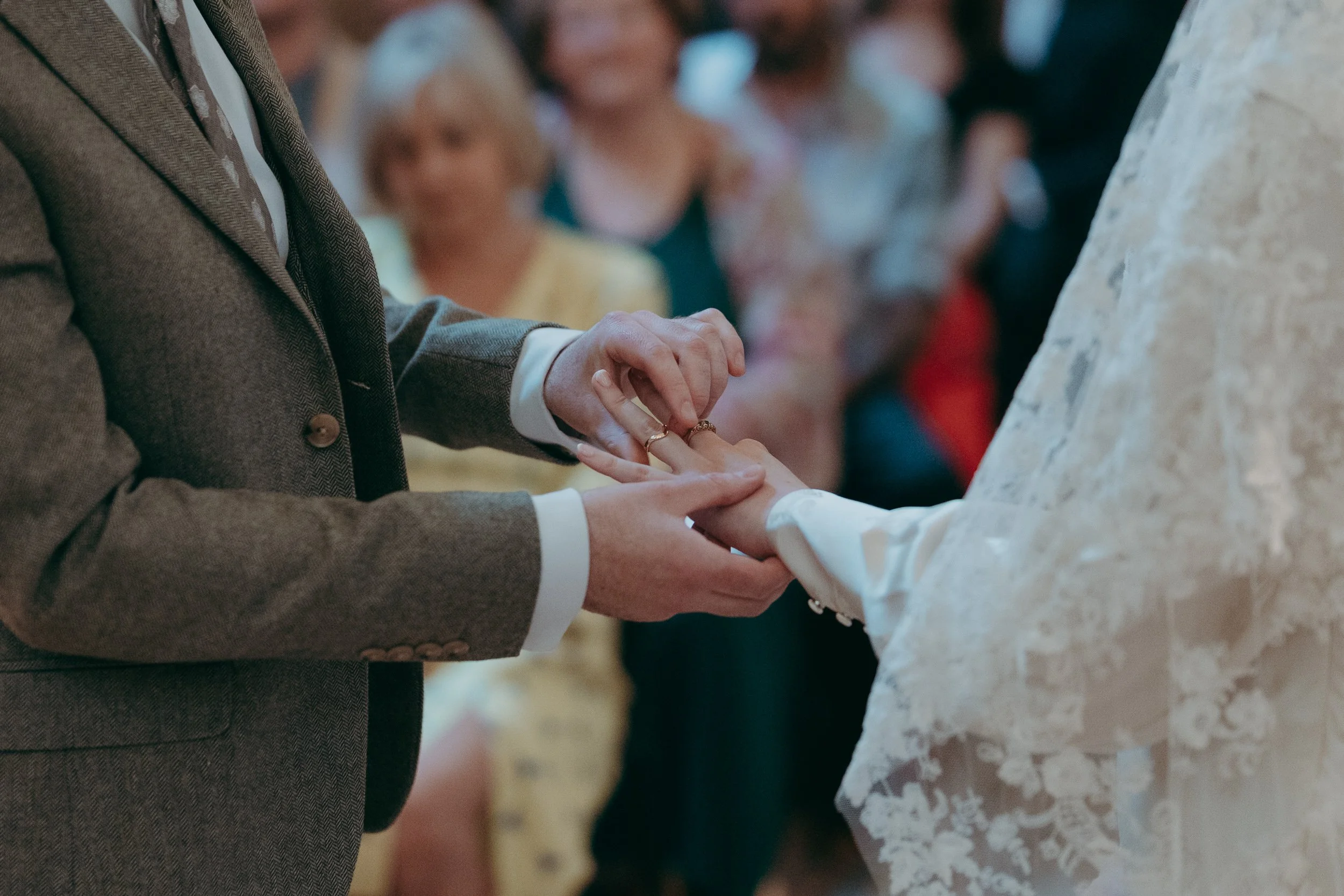 52  london-documentary-wedding-photographer-fitzrovia-chapel-the-globe-swan-south-bank-.jpg