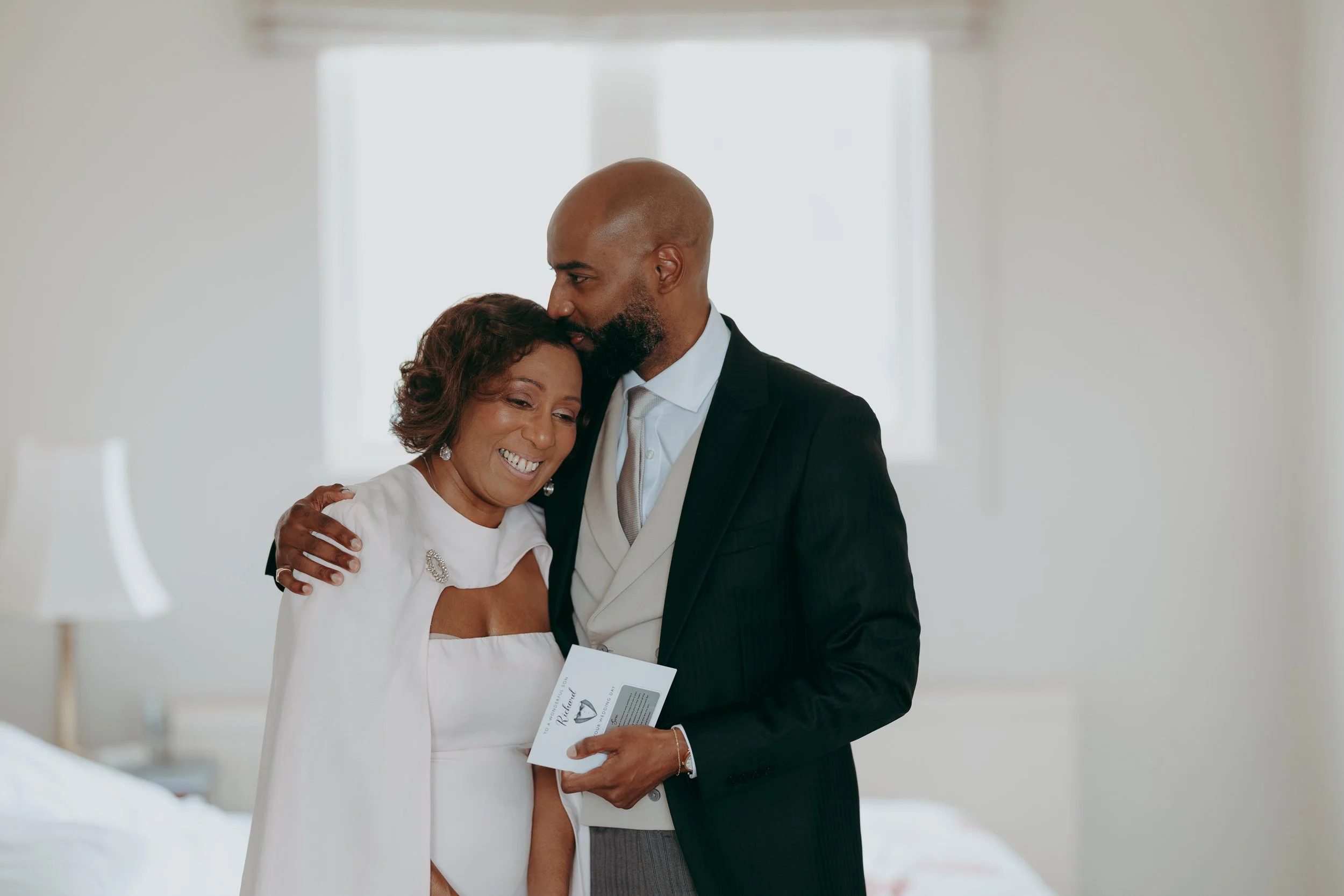 26 surrey-documentary-wedding-photographer-ashdown-park-east-grinstead-.jpg