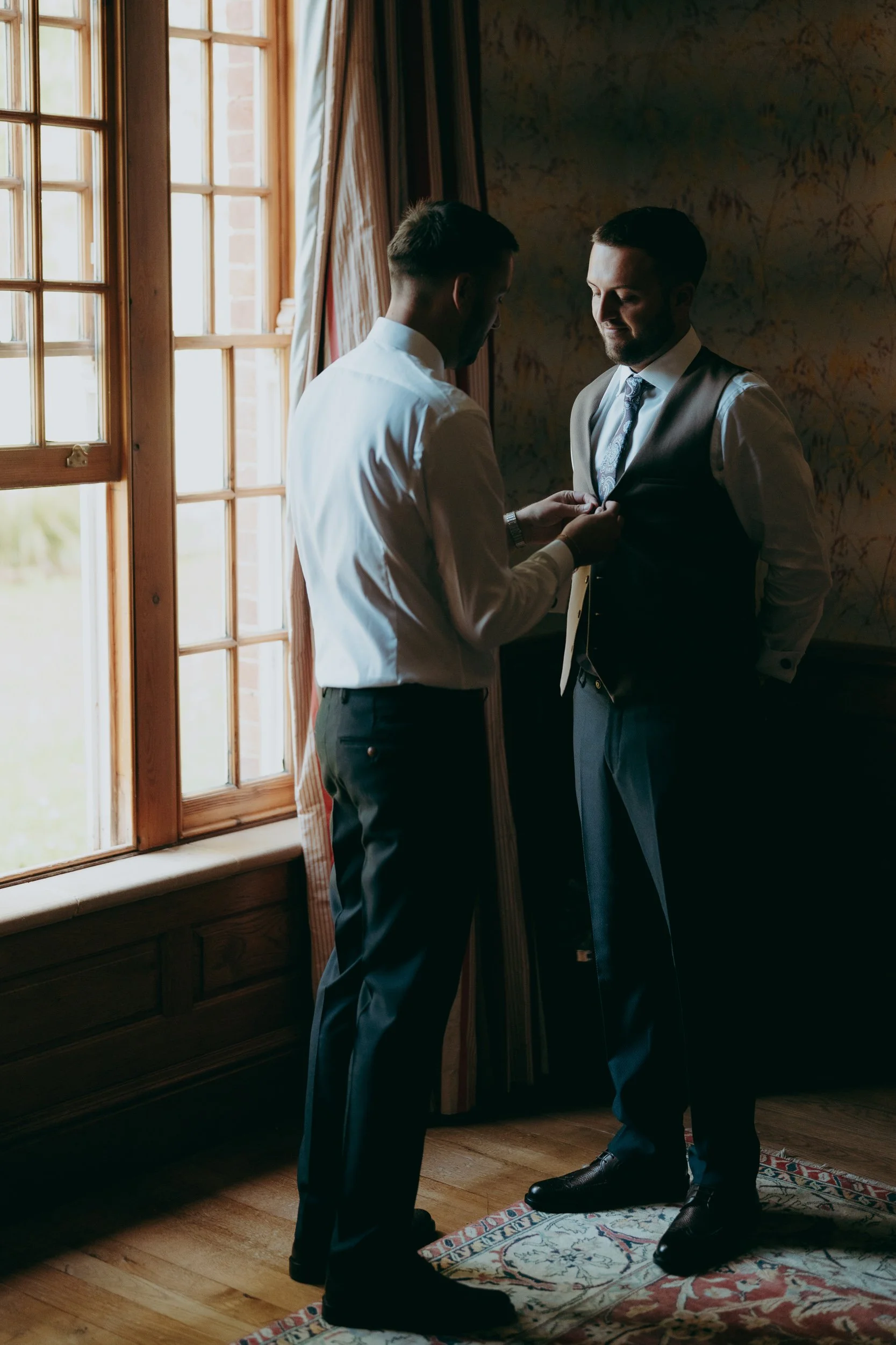 14 hampshire-documentary-wedding-photographer-lainston-house-winchester-.jpg