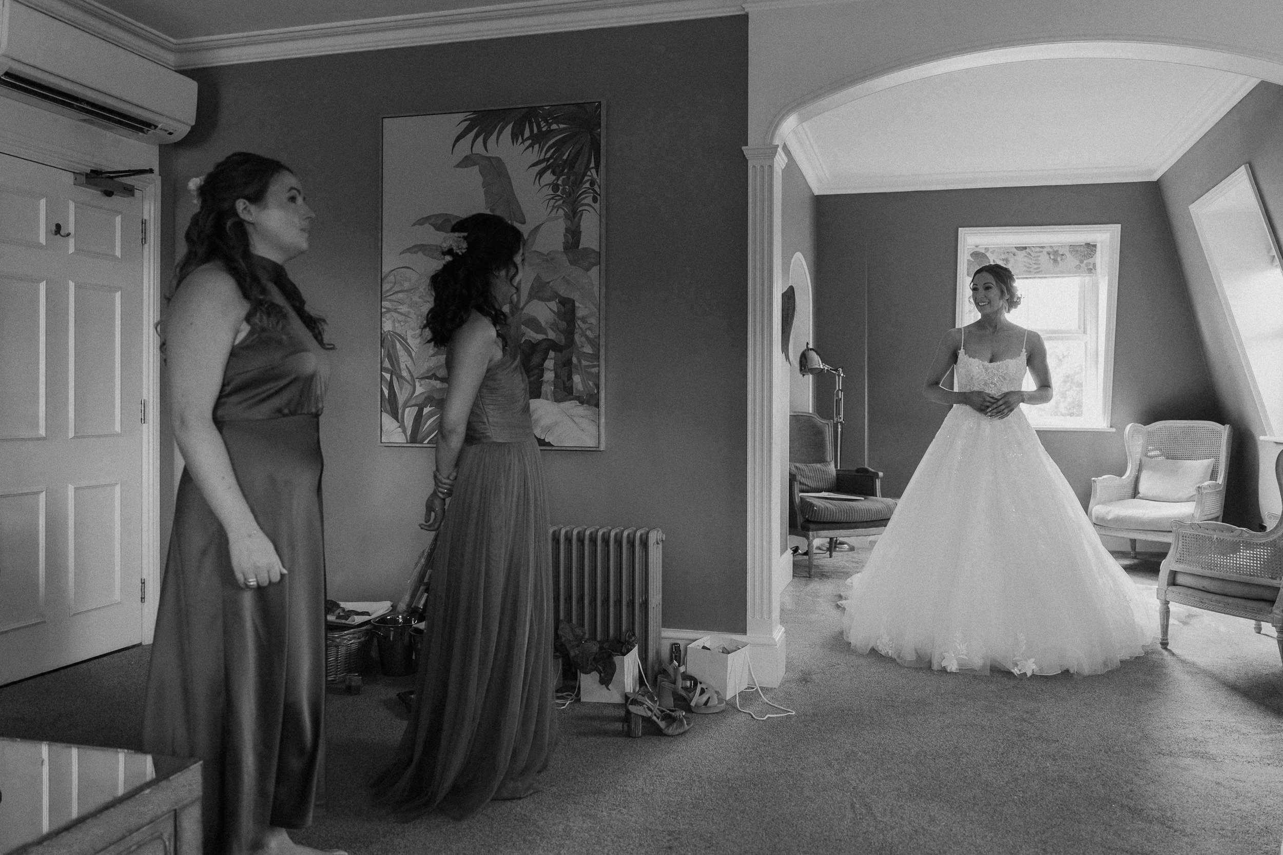 29 hampshire-documentary-wedding-photographer-falconhurst-kent-.jpg