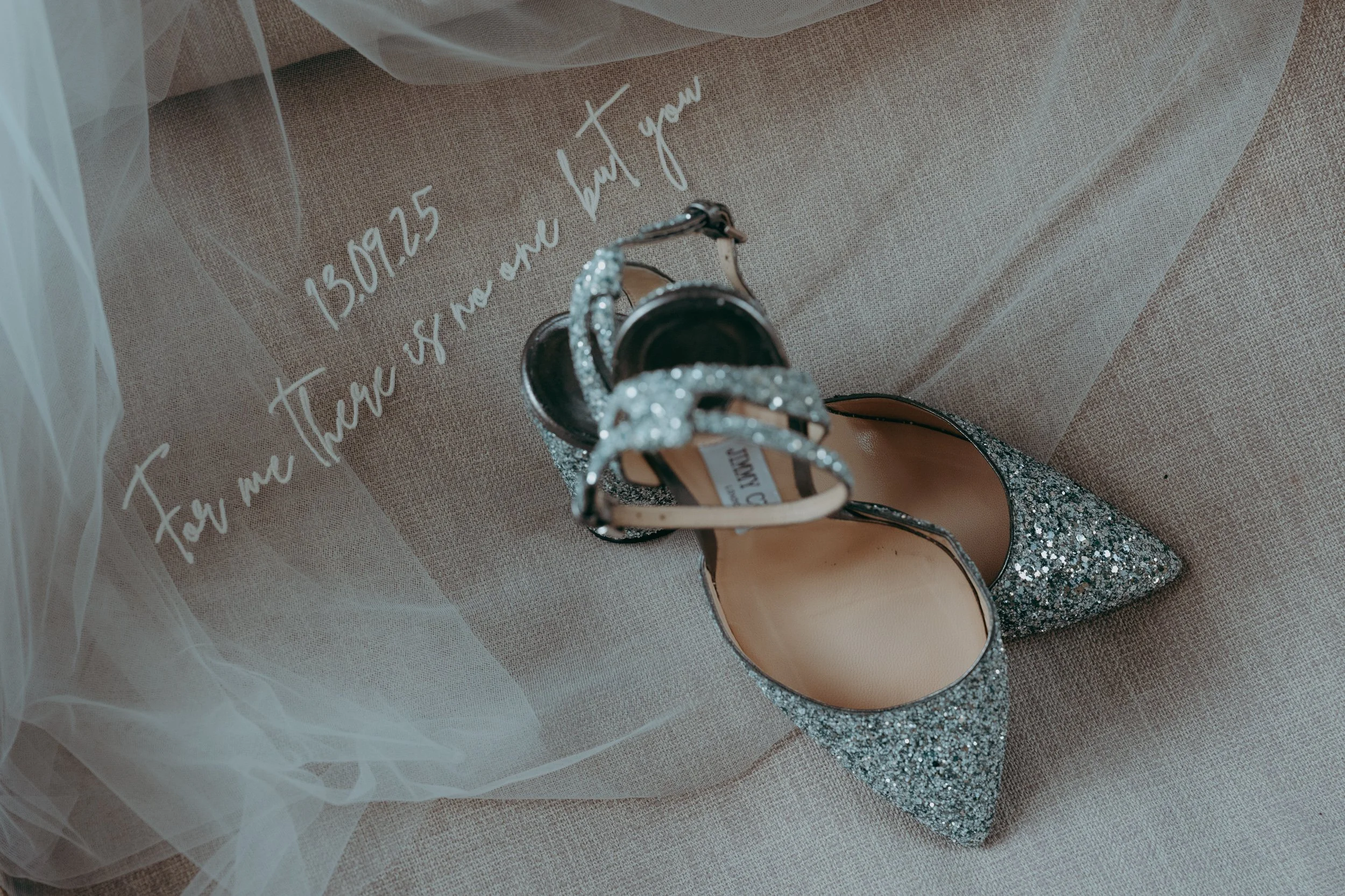 10 hampshire-documentary-wedding-photographer-falconhurst-kent-.jpg