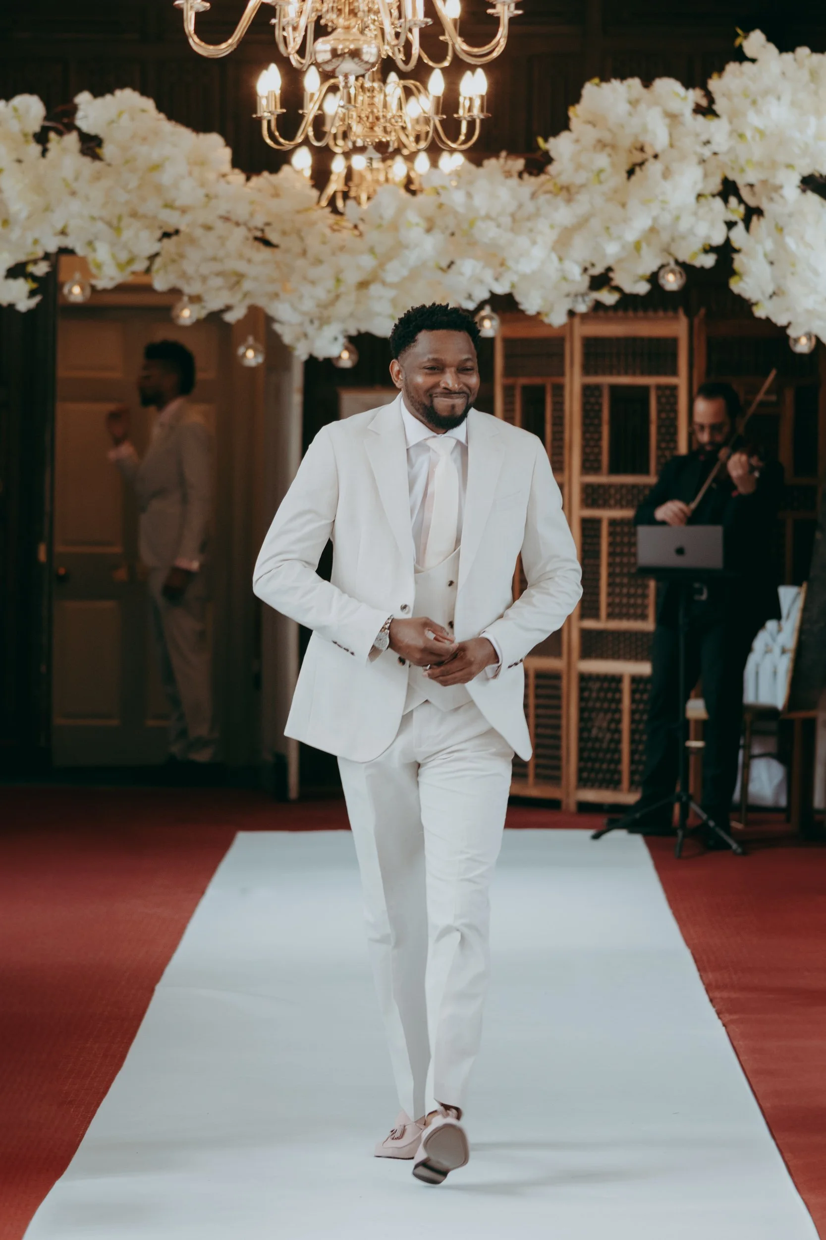 24 essex-documentary-wedding-photographer-gosfield-hall- essex-.jpg