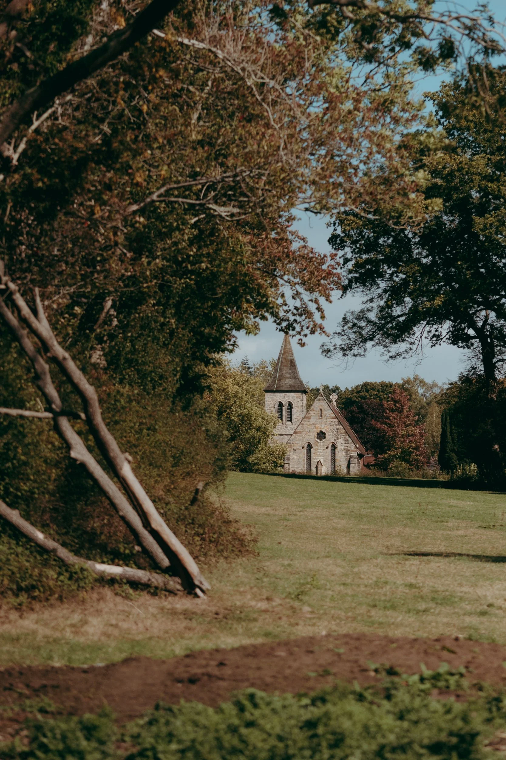 99 hampshire-documentary-wedding-photographer-falconhurst-kent-.jpg
