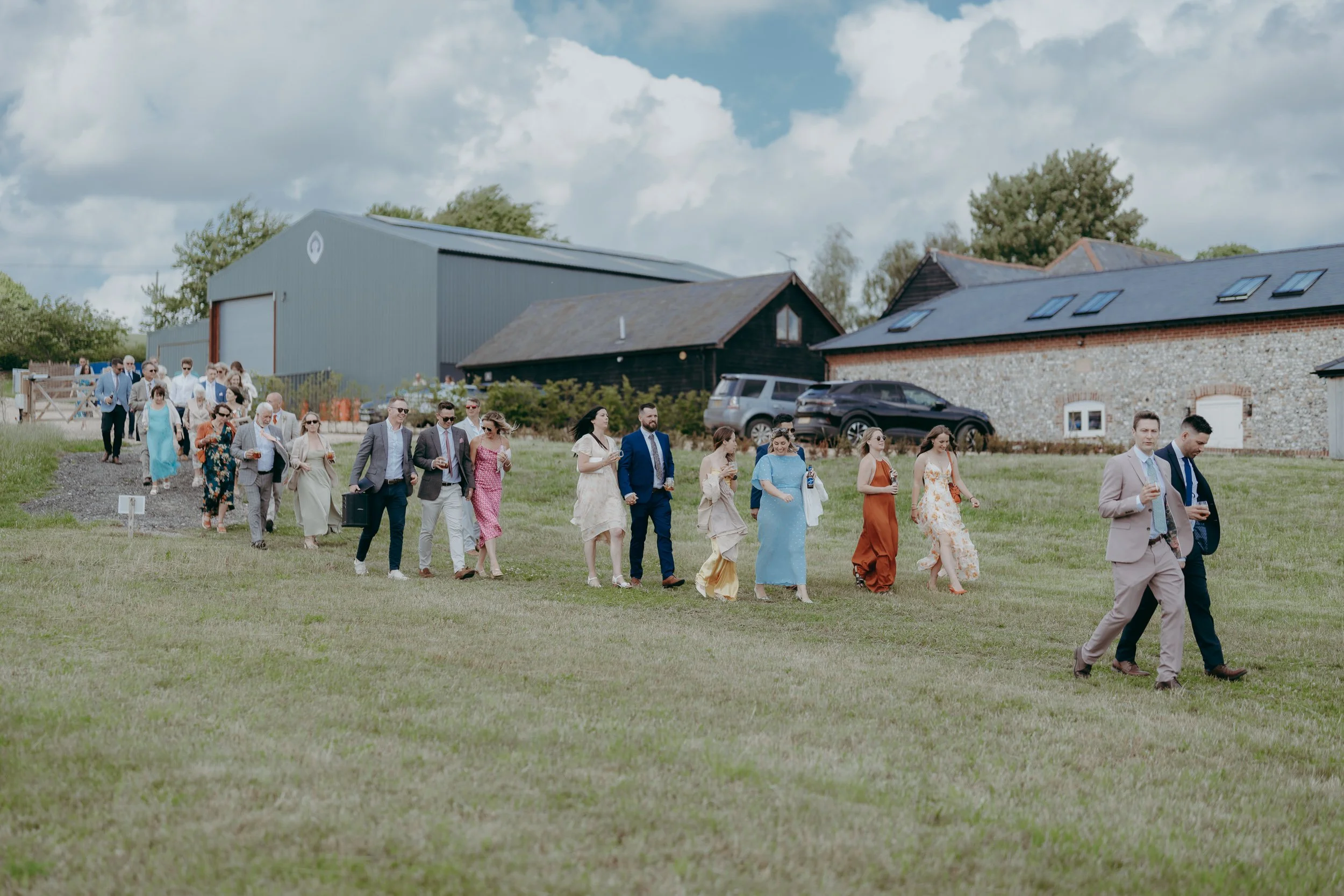47hampshire-documentary-wedding-photographer-pinglestone-farm-hampshire-.jpg