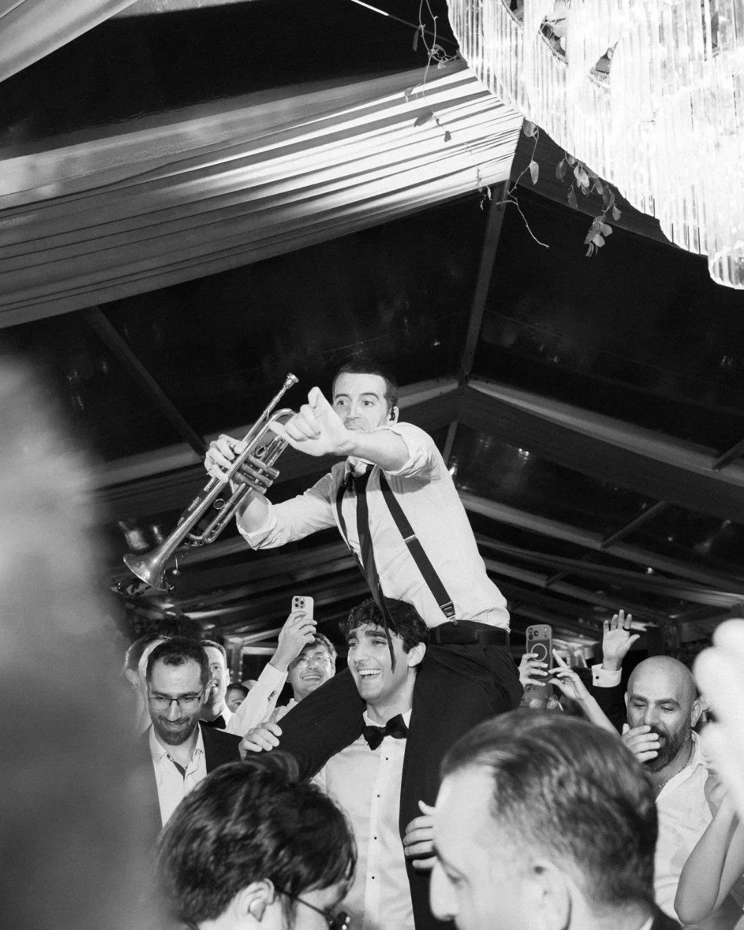 The night spoke for itself. Unscripted moments, a packed dance floor, and the kind of energy that only happens when @rockwithu is part of the night.

Planner @sari.sosa.events 
Creative Director &amp; Lead Photographer @abnerireyes 
Cinematographer @