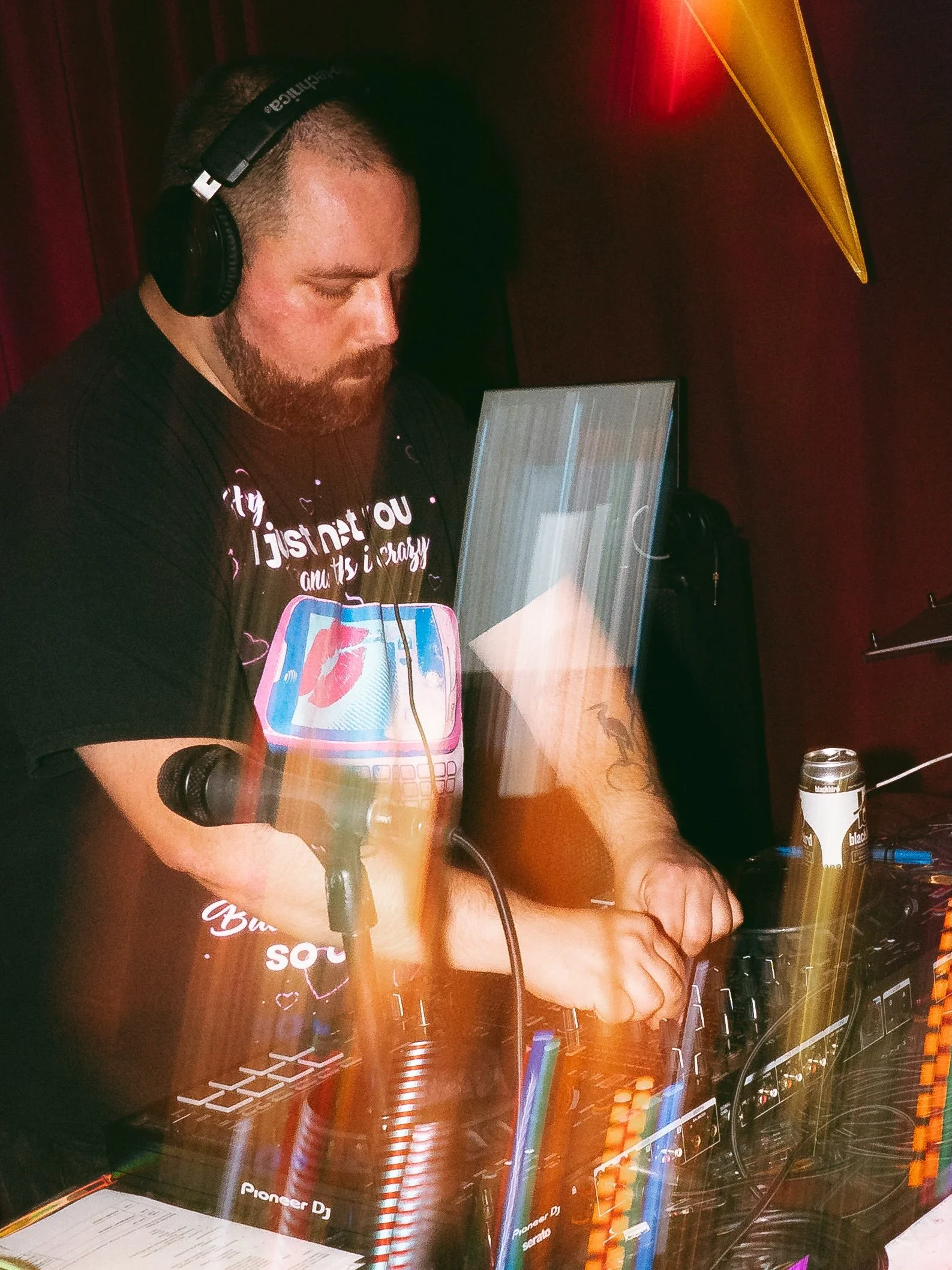 that&rsquo;s a wrap on our sleaze ball x recession pop photo dump 📷🎞️ thank you to @borlax__, our resident sleaze photographer, for capturing the night 💗 all photos will be up on our website soon 🔜 be on the lookout for that announcement in the c
