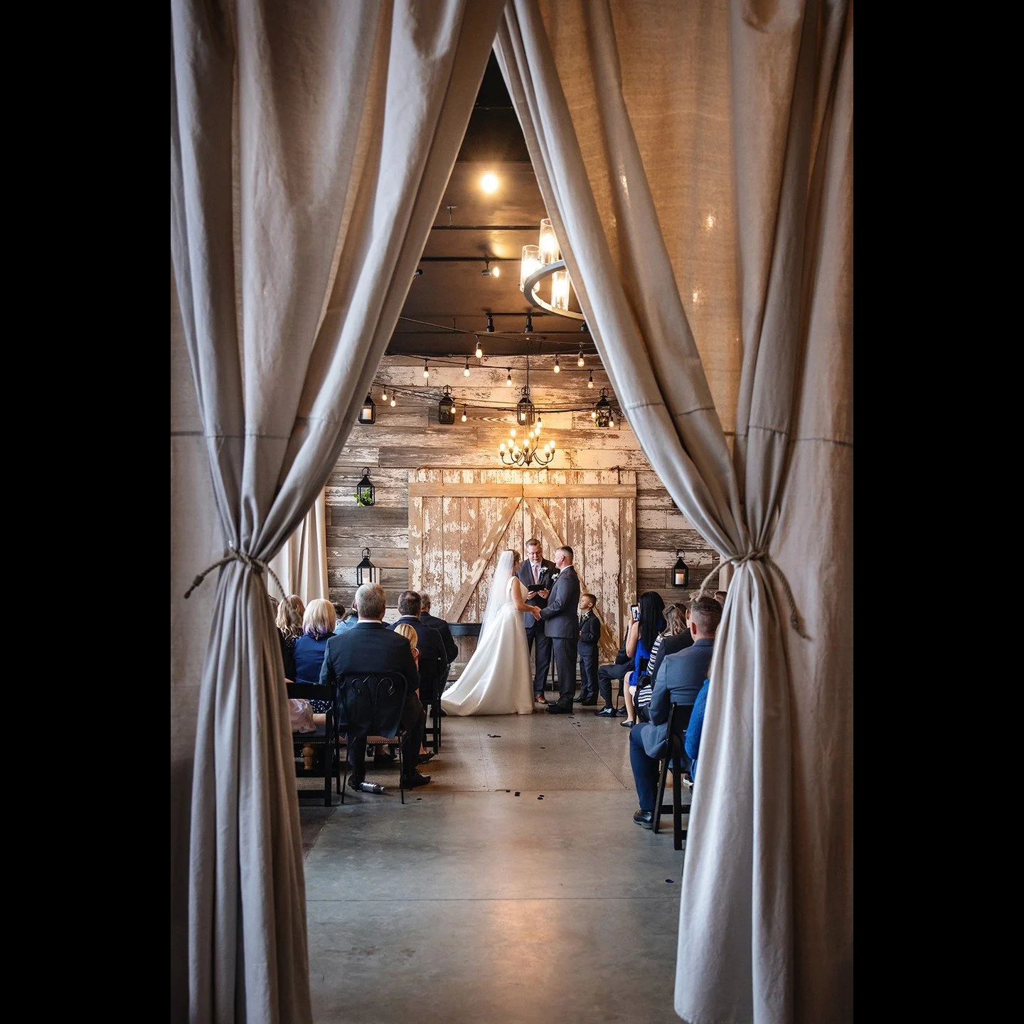 A few images from my wedding this past weekend. Congratulations Travis and Andrea! 

@28event 
@cakewalkeventskc
@createdkc 
@nataliem_studio 
@nataliemtuxedo 

#kcweddings #weddings #weddingphotography #weddingphotographer #brides #kcbrides #kcweddi