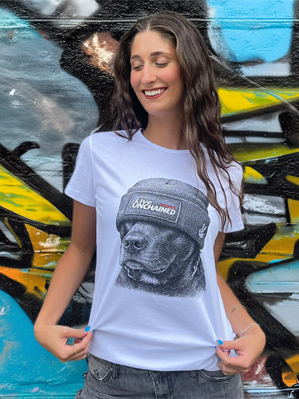 tara.white.dog.city.png