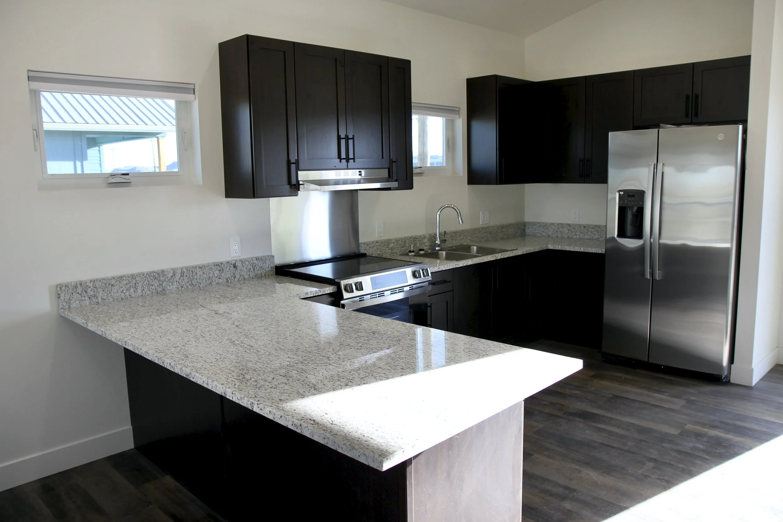 canal-commons_2BDR_kitchen_01.JPG