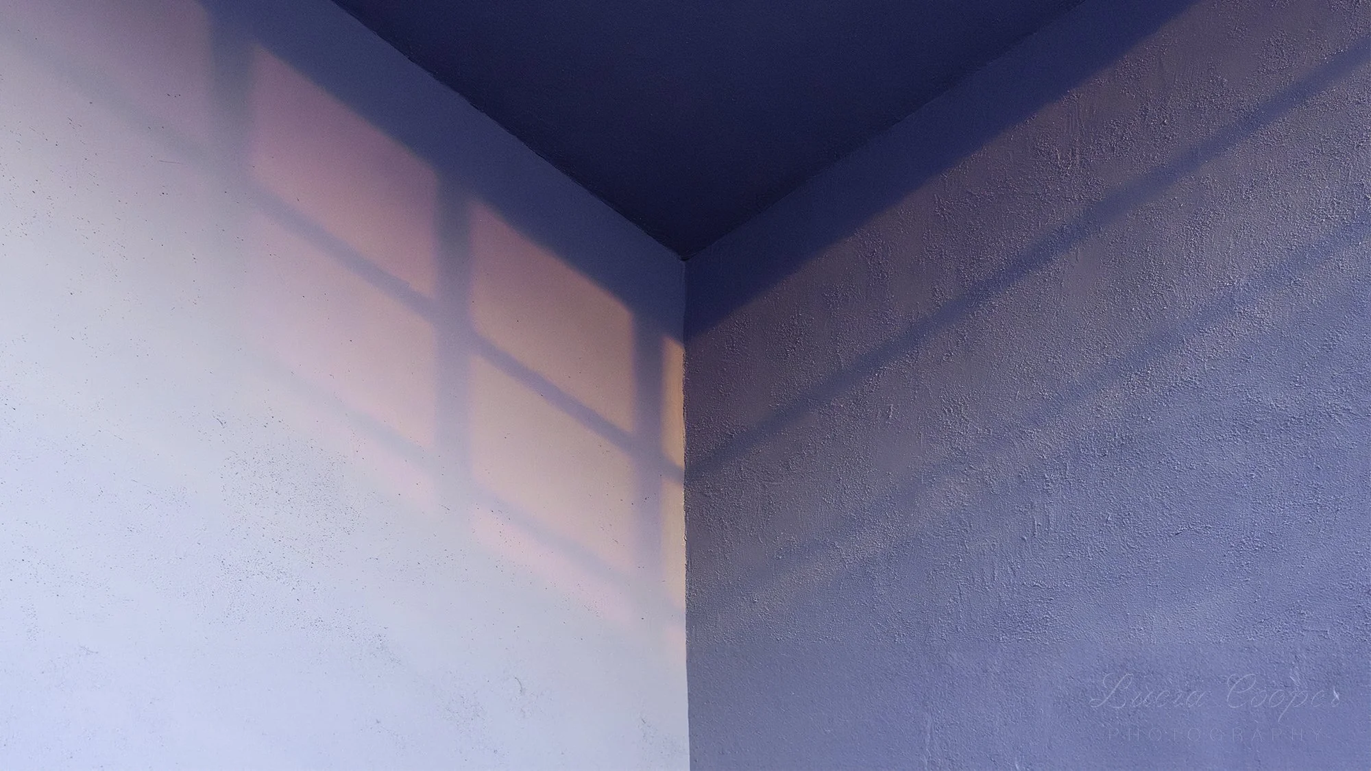 Corner - Blue Pink - Landscape 16:9