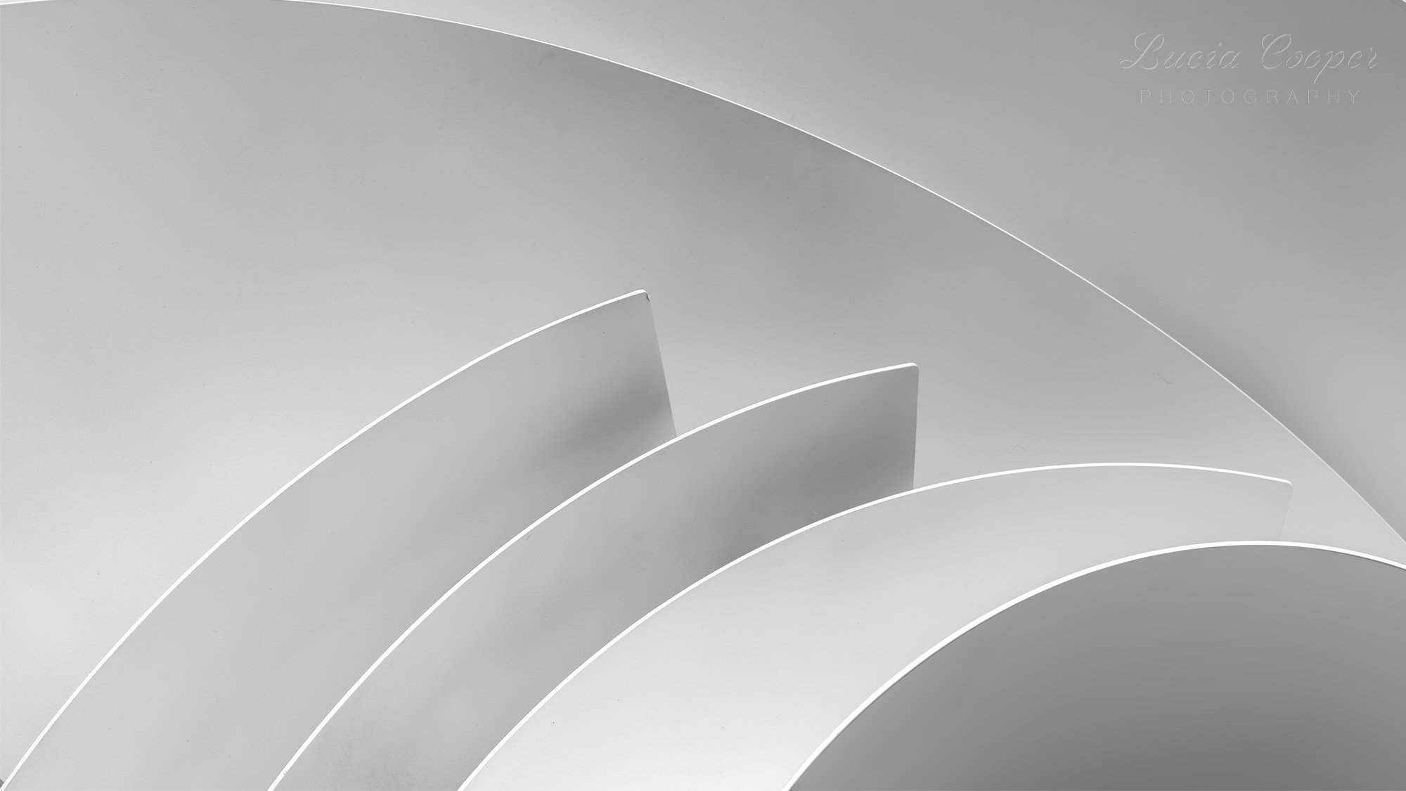 Whirlpool - B&W - Landscape 16:9