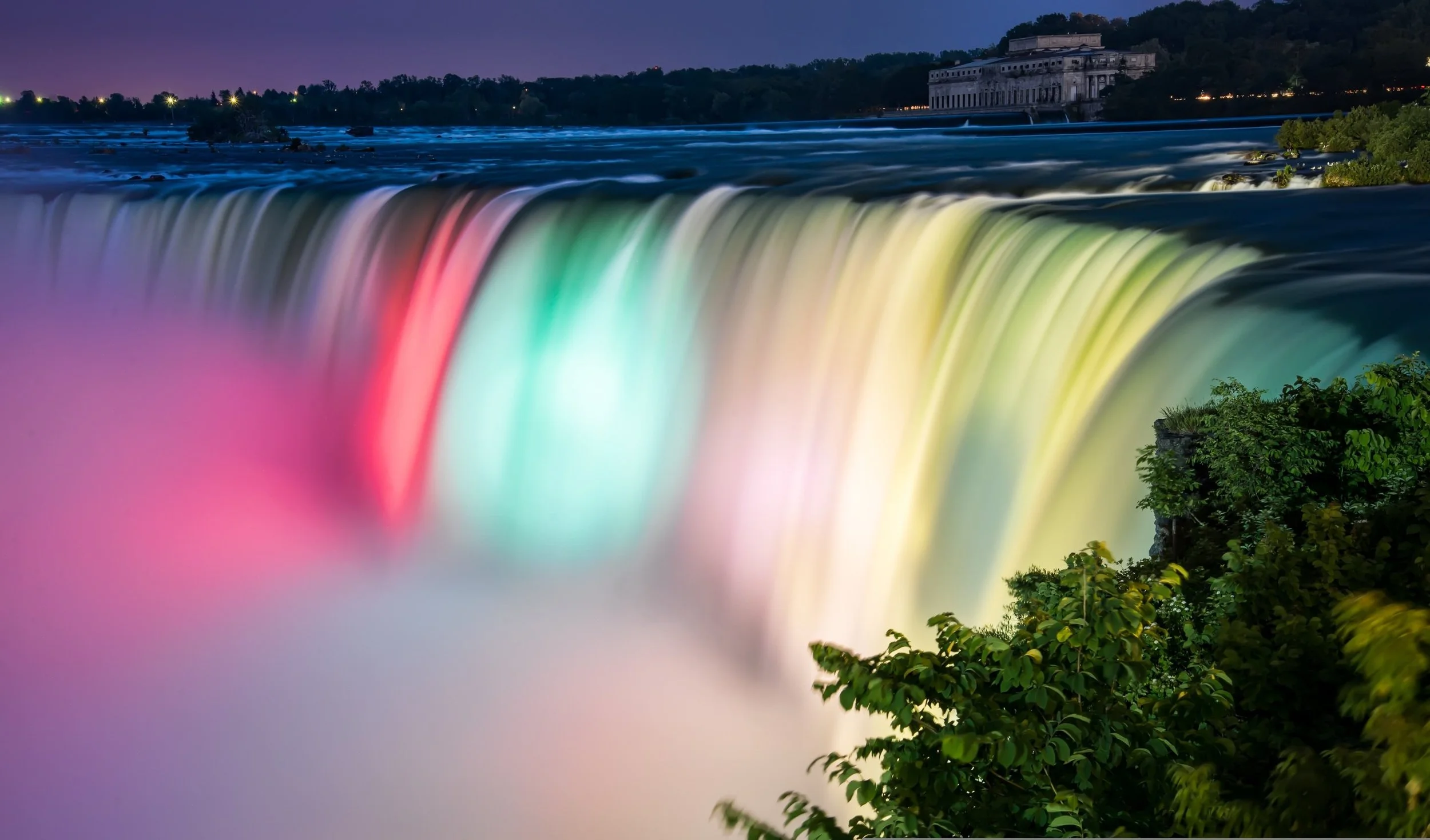 Are Niagara Falls Tours Worth It?</span>