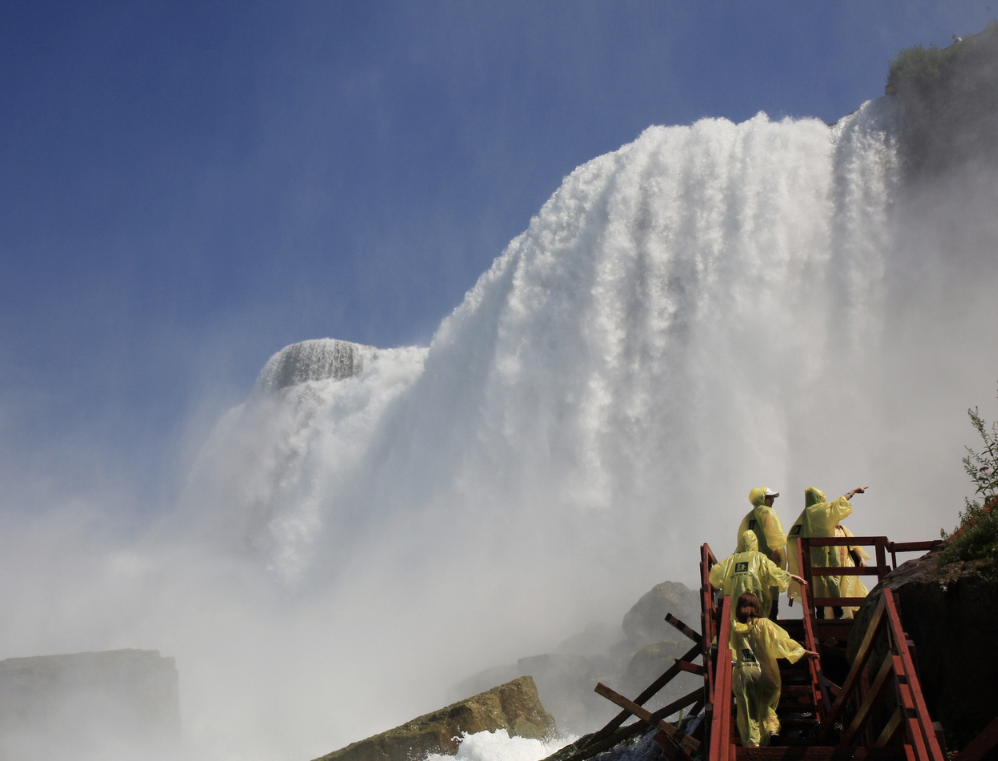 A Brief History (and Quiz!) of Niagara Falls — Plus a Guide to Becoming a Niagara Falls Tour Guide