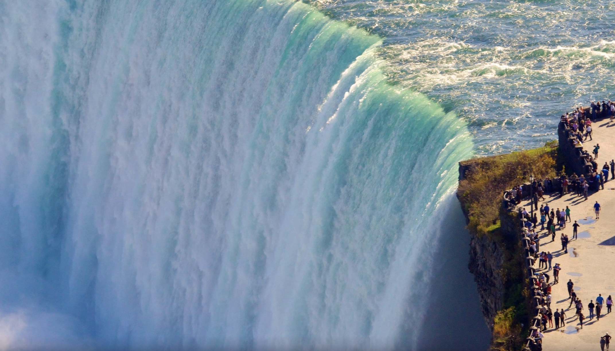 🌍 The World’s Biggest Waterfalls — But None Hit Like Niagara Falls