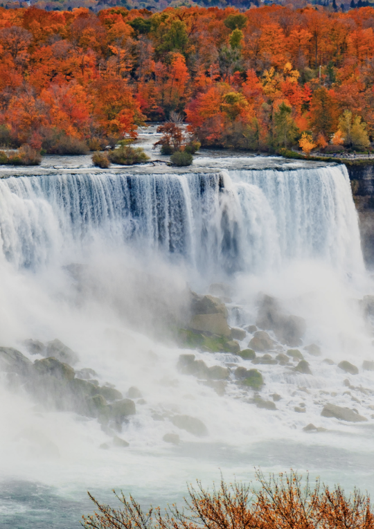 Fall at Niagara: The Overlooked Season of Fire and Color 🌊