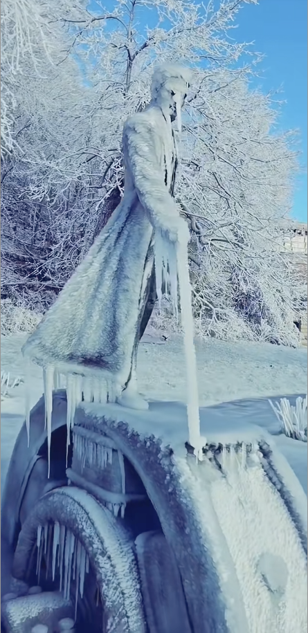 Niagara Falls in Winter: A Frozen Wonderland Like Nowhere Else