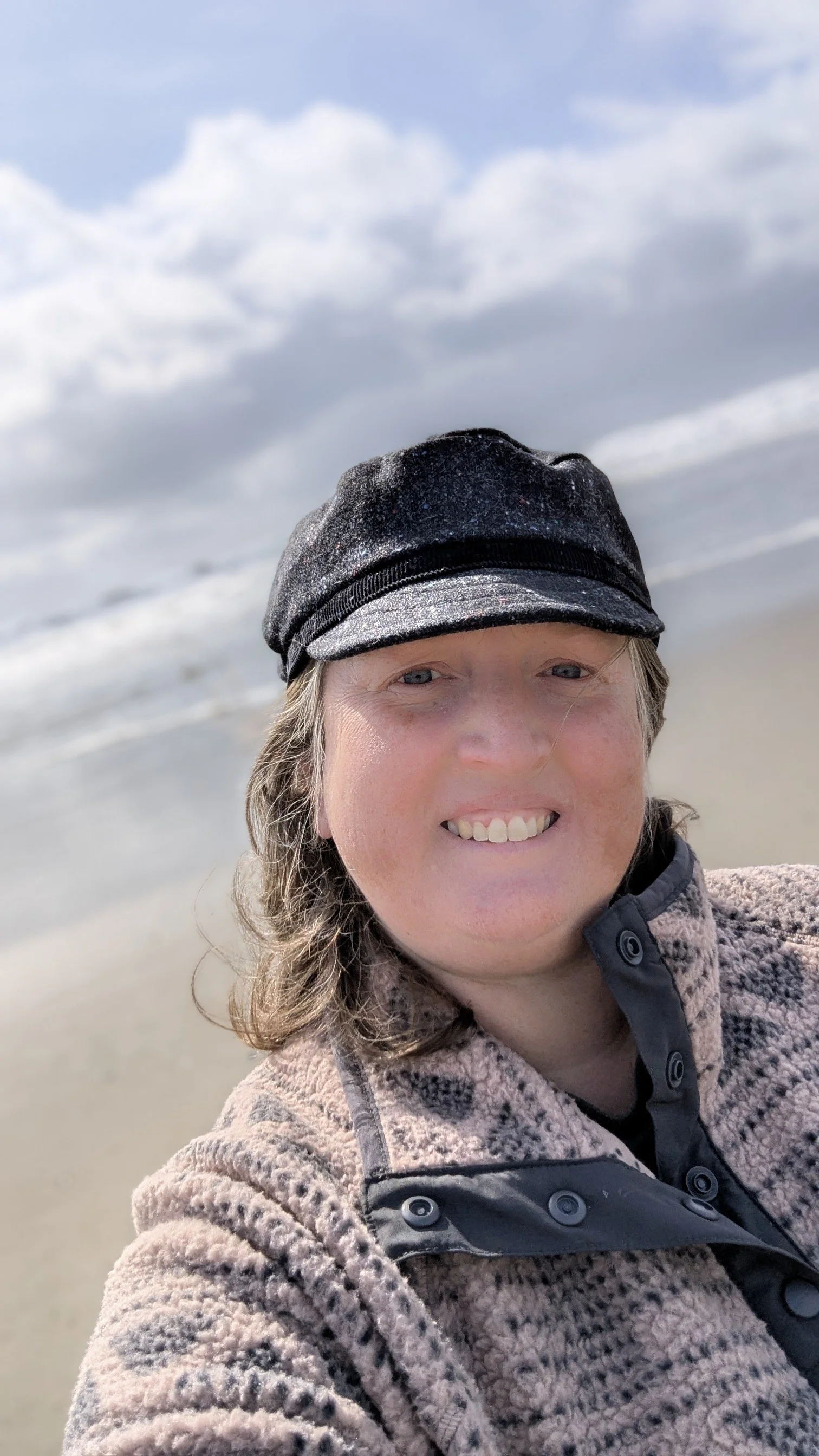 Image of Michelle at the oregon coast