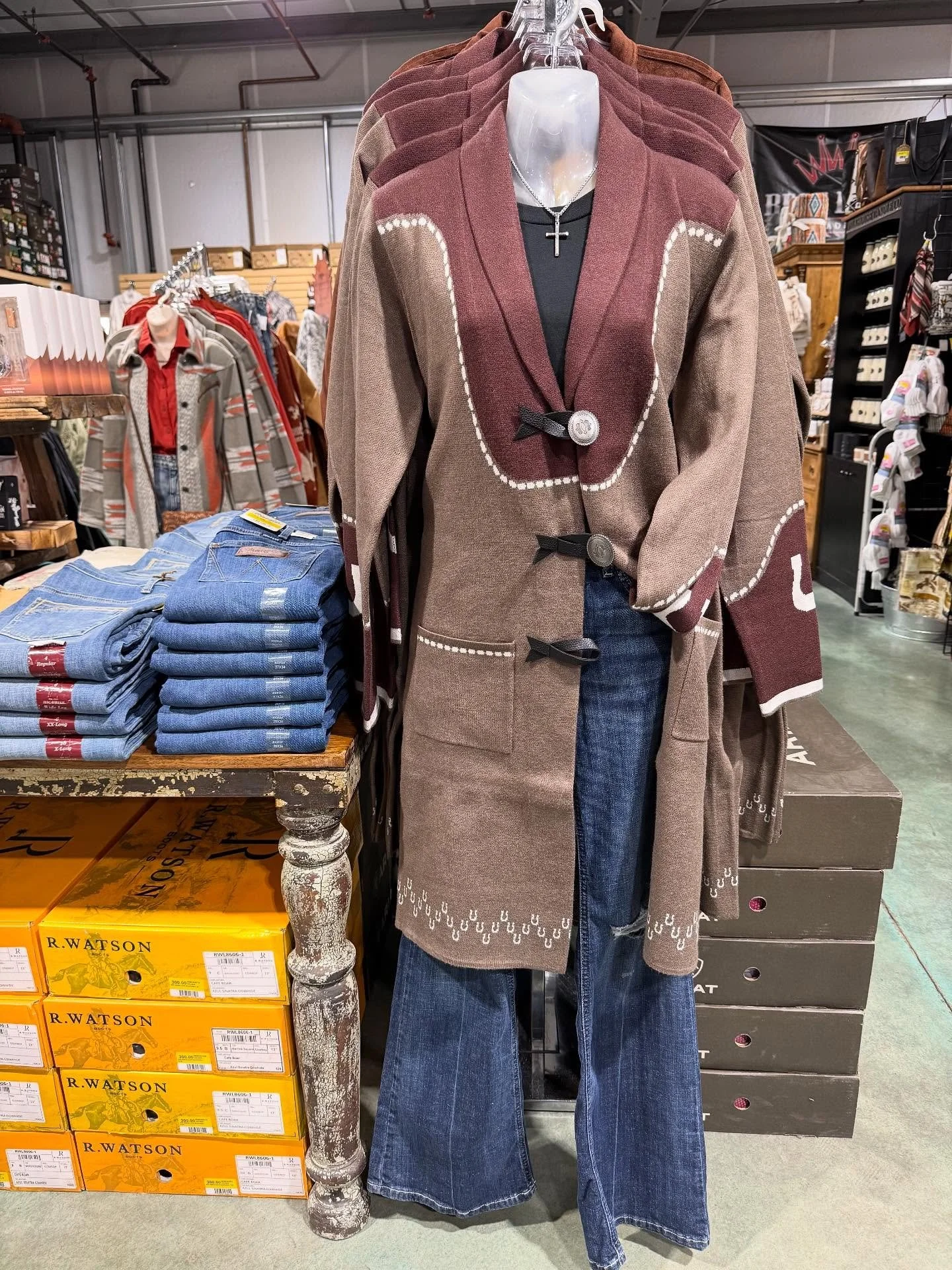 New fall apparel coming in every day! #conlinsupply #fall #outerwear #westernapparel #westernlifestyle