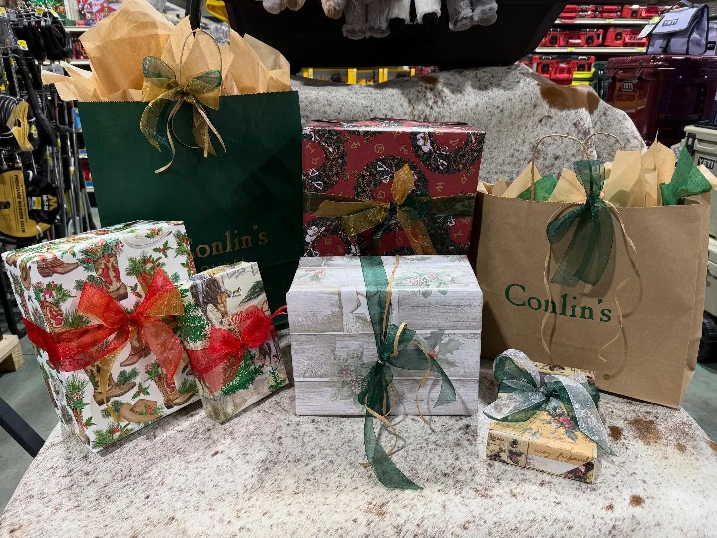 Holiday shopping made simple at Conlin Supply.
Enjoy FREE gift wrapping with every purchase. We&rsquo;ve got the goods and the finishing touch. 🎁 #shopsmall #shoplocal #shopoakdale #conlinsupply #oakdale #freegiftwrapwithpurchase