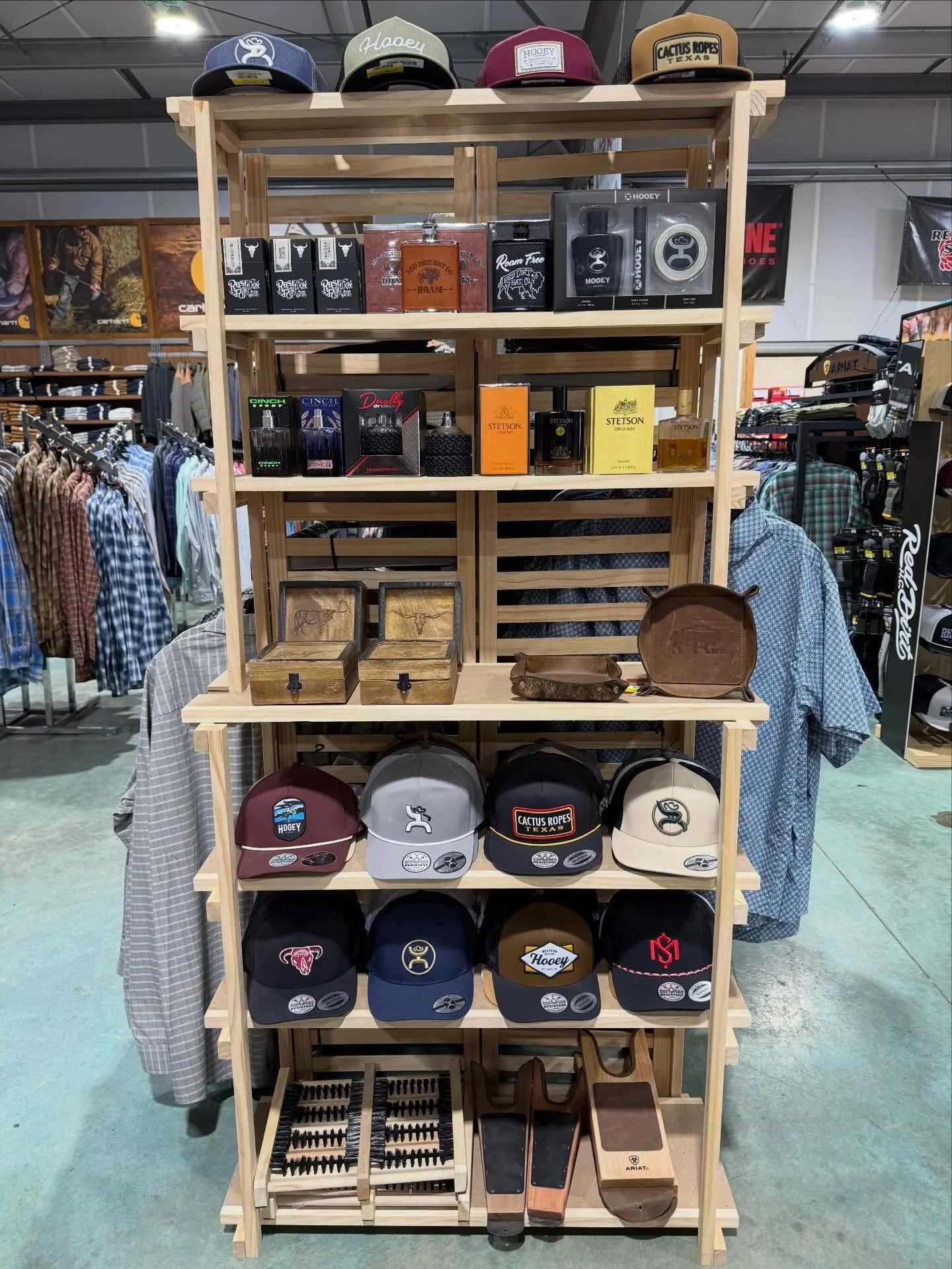 One more shopping day until Valentine&rsquo;s Day! 💕
We&rsquo;ve got the perfect gifts for your honey &mdash; and don&rsquo;t forget, we offer FREE gift wrap! 🎀 #shoplocal #shopoakdale #shopsmall #conlinsupply #valentinesday