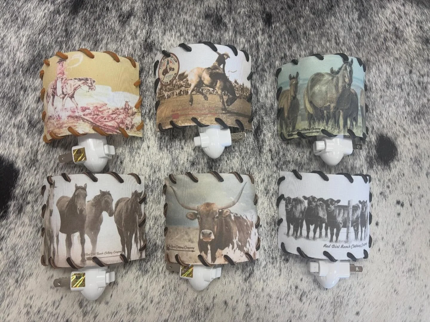 ✨ New shipment of western nightlights are here! ✨
Add a little western glow to your home&mdash;perfect for hallways, kitchens, bathrooms, or kids&rsquo; rooms 🤠🌵