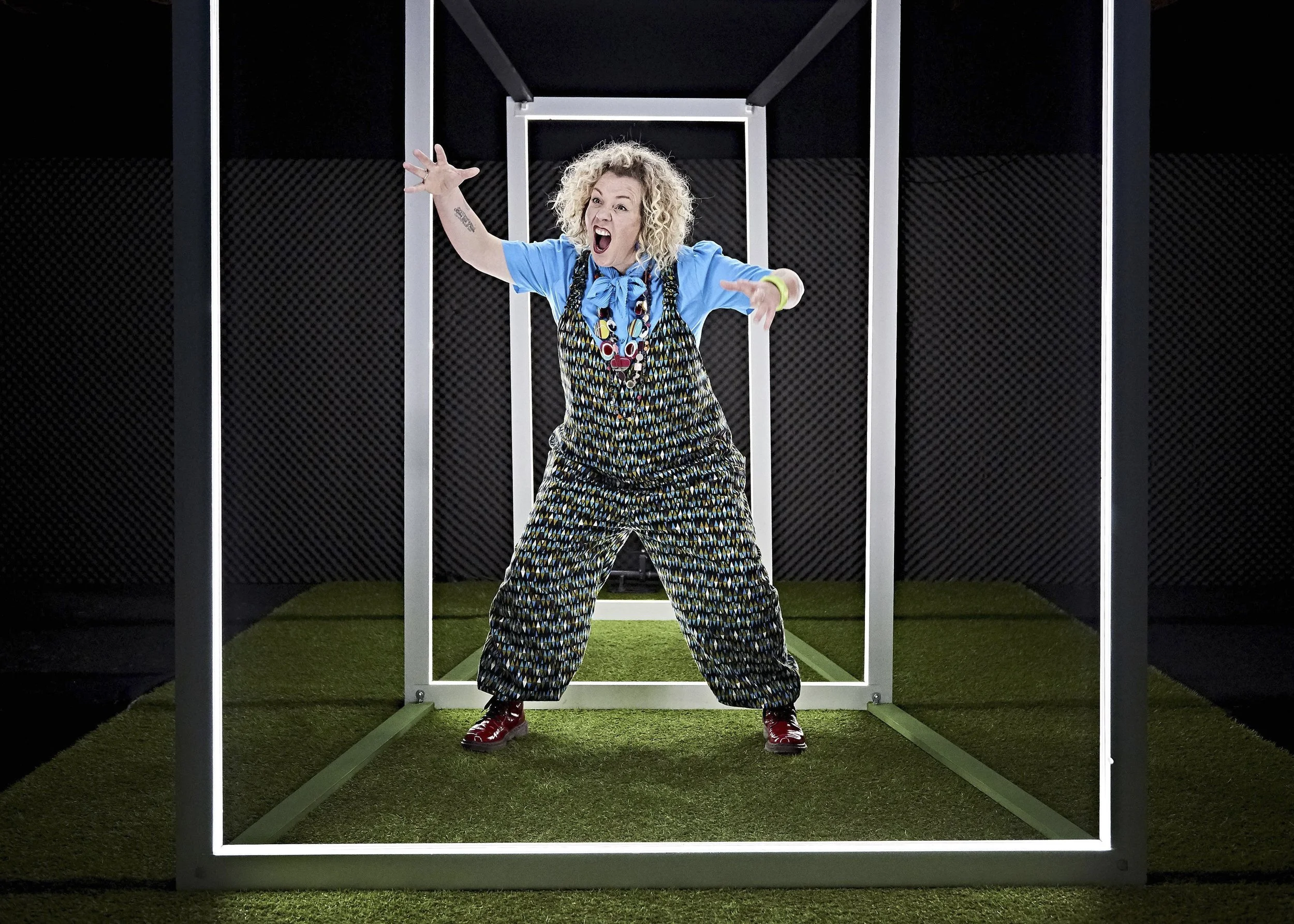  The Invisible Woman  
Wales Millennium Centre