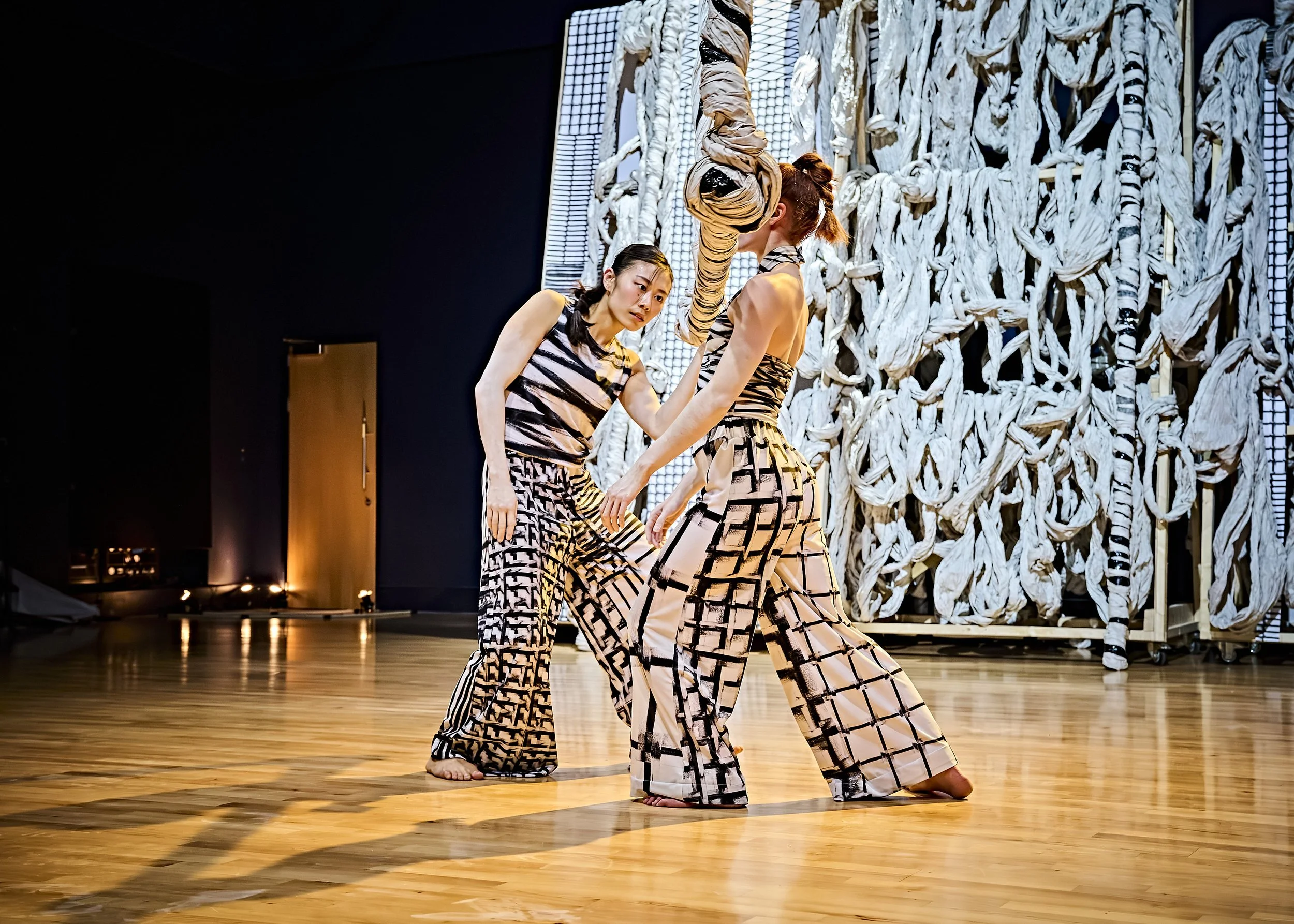  Infinite Duet  
National Dance Company Wales