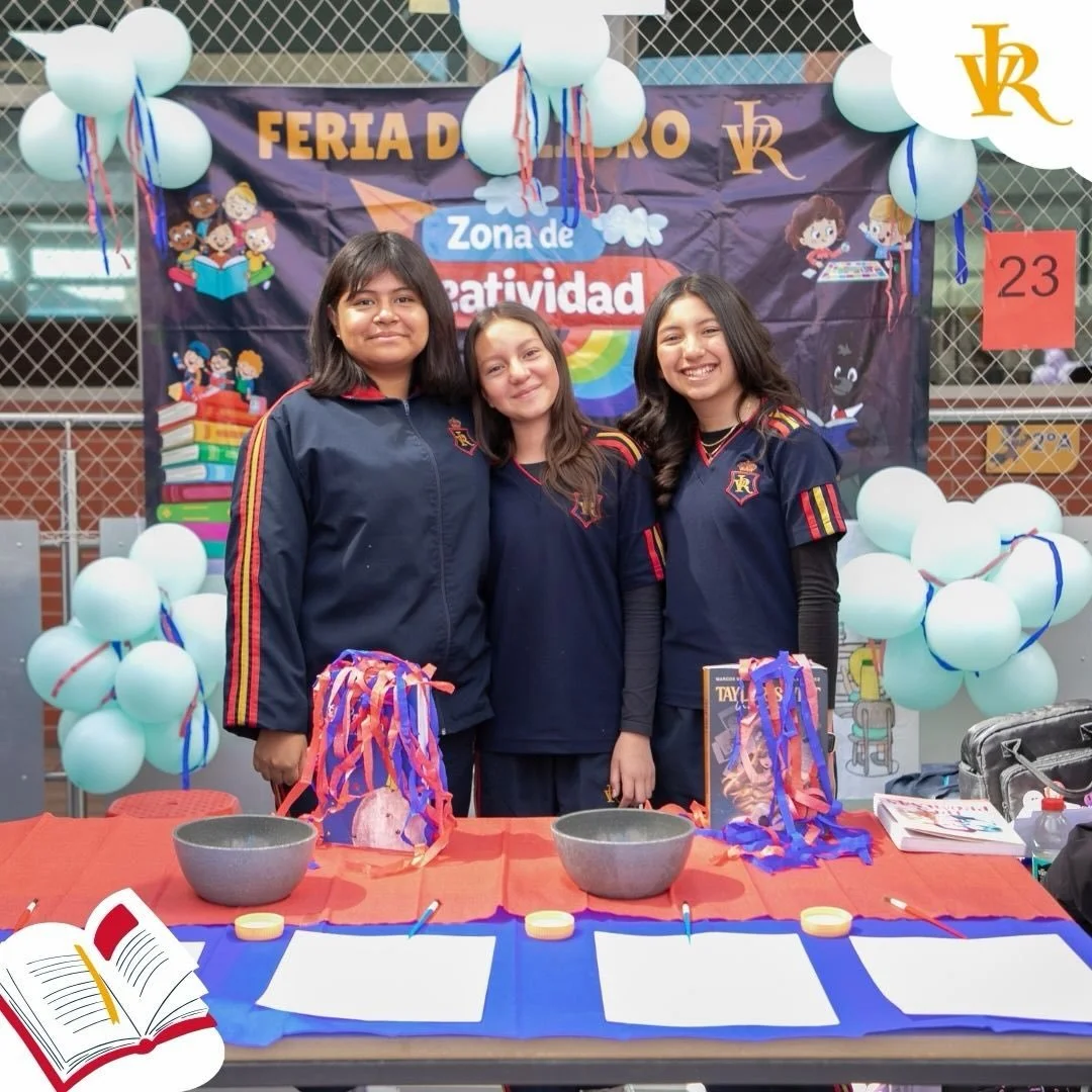 Algunas historias terminan al cerrar un libro.

Otras comienzan ah&iacute;. 📖✨

Entre autores, talleres, recomendaciones y muchas p&aacute;ginas por descubrir, vivimos momentos que nos recordaron por qu&eacute; la lectura sigue siendo uno de los mej