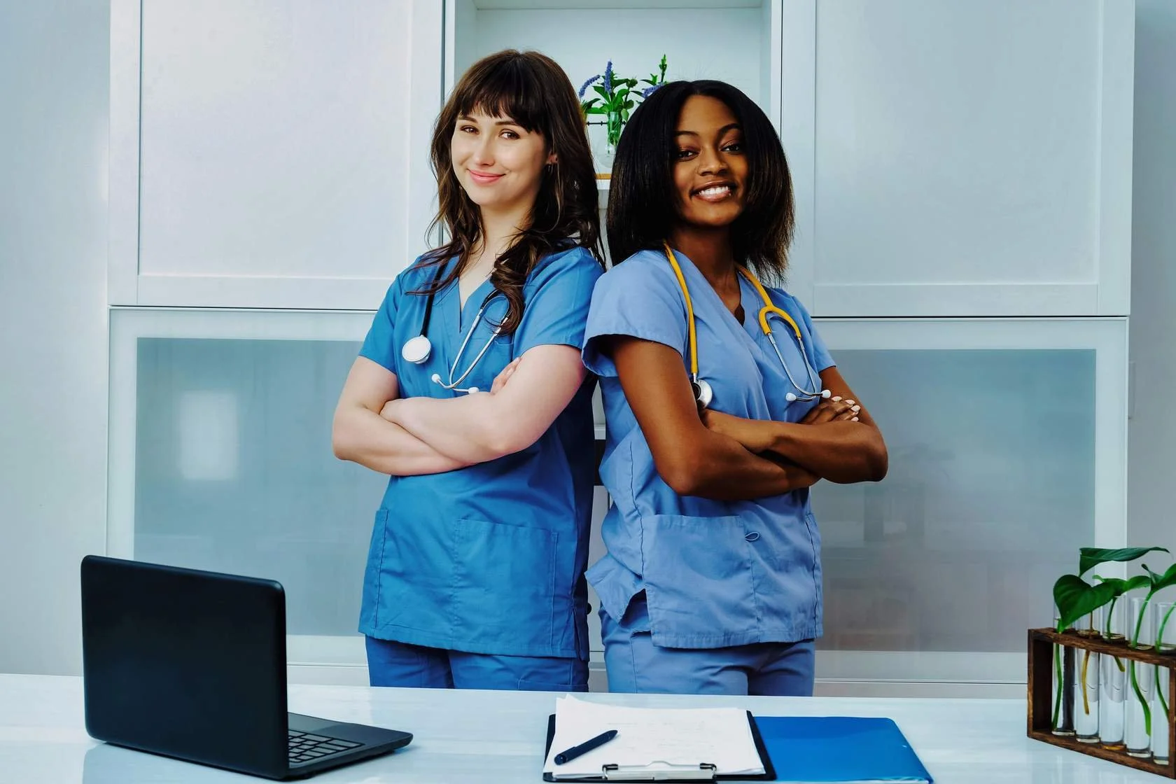 Learning Across Generations : What Juniors Teach Seniors