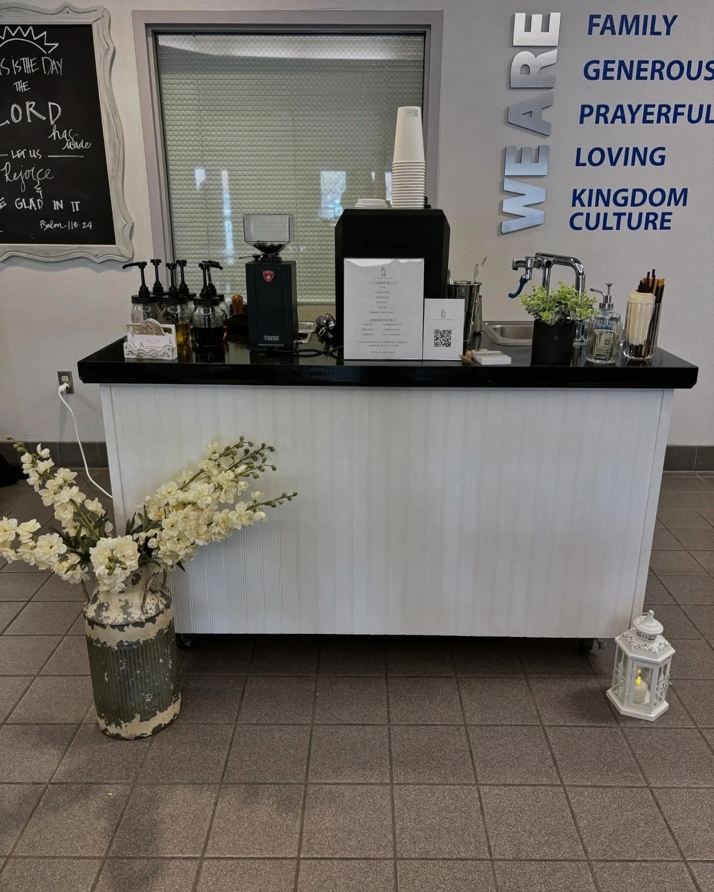 Teachers pour so much into their classrooms all year long - now it&rsquo;s time to pour them something special. 💛

We&rsquo;re offering 10% off our mobile coffee cart services for all Treasure Valley schools now through June. Whether is a Teacher Ap