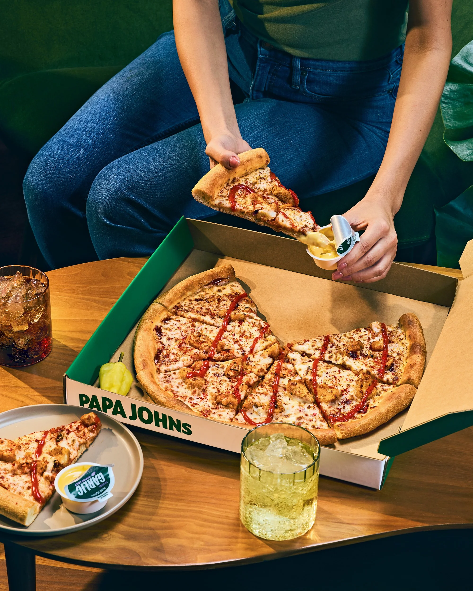 Papa Johns International_Nov 2025_Korean BBQ Pizza_Pizza in Box_Hand Model__0162-2.jpg