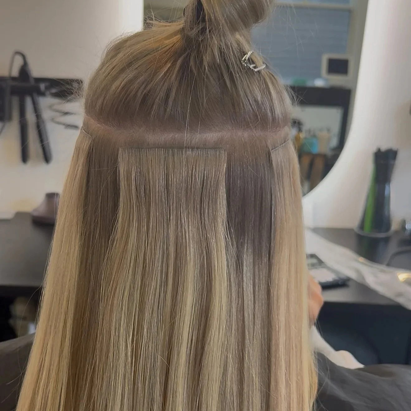 Clarte's MAXI TAPE & classic tape in hair extensions