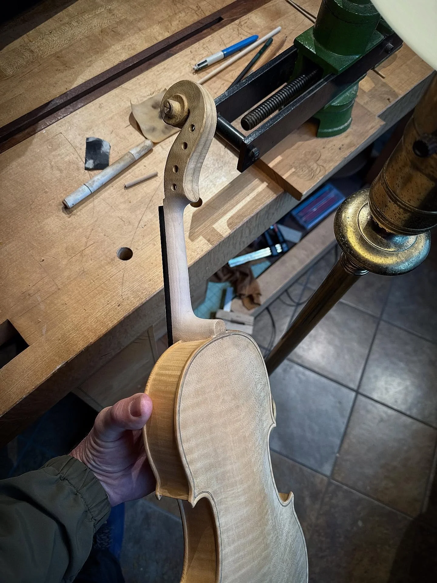 ⚡️⚡️⚡️Heads up that Jacoby Fine Violins will be CLOSED this Saturday, November 1st for family time and a brisket chili 🌶️ ⚡️⚡️⚡️
Please make an appointment at jacobyfineviolins.com, or text or call the shop! We are closed Mondays.