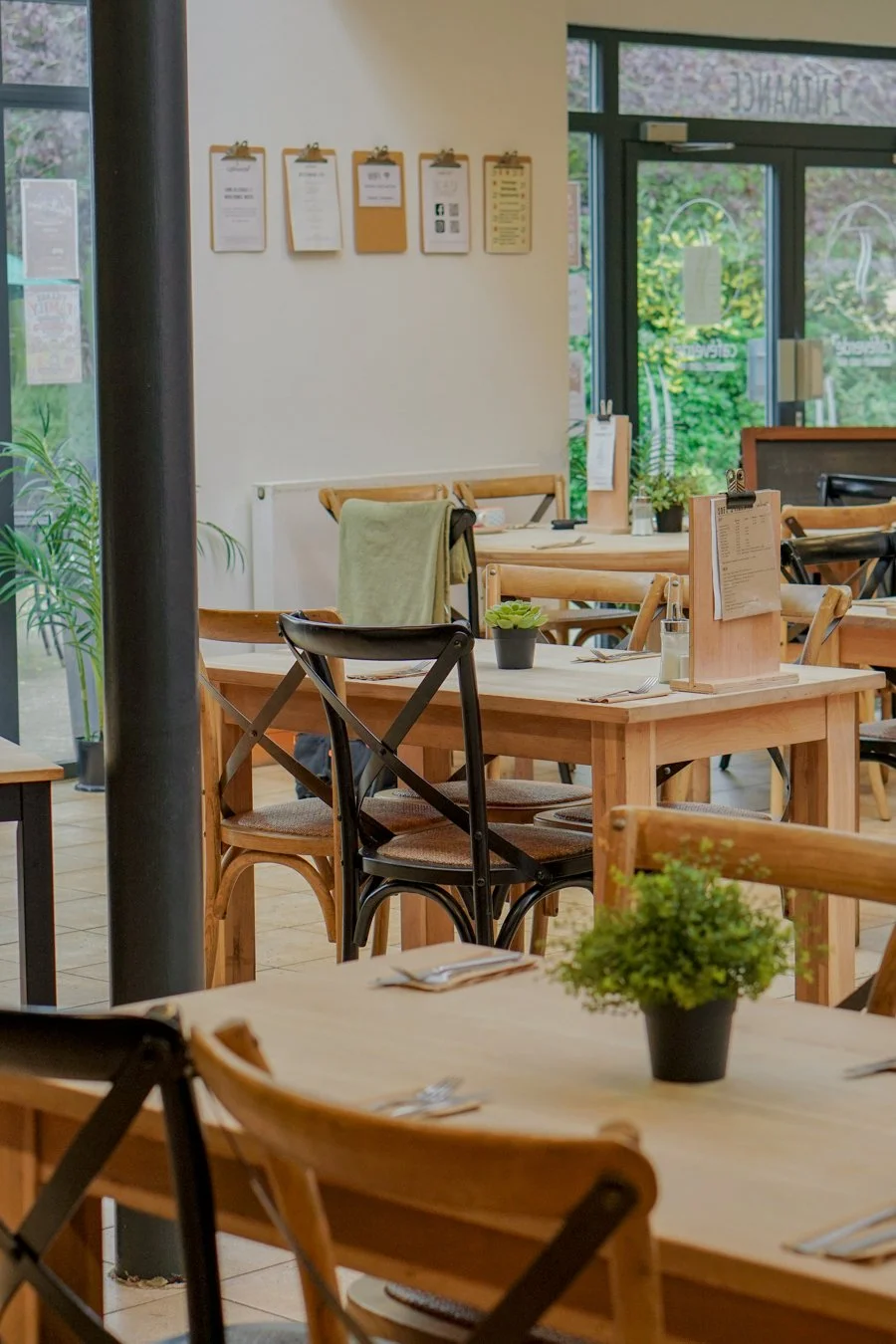 16Cafe Verde Abigail Blake [small].jpg