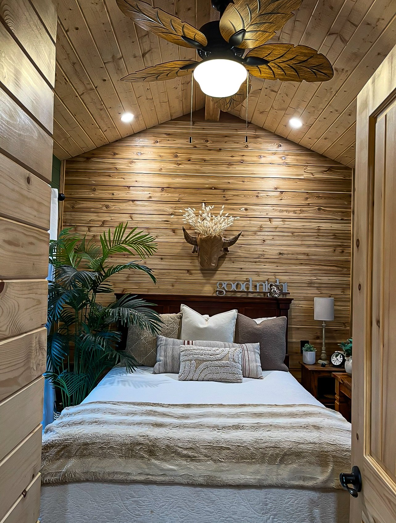 Bedroom Finished 5.jpg