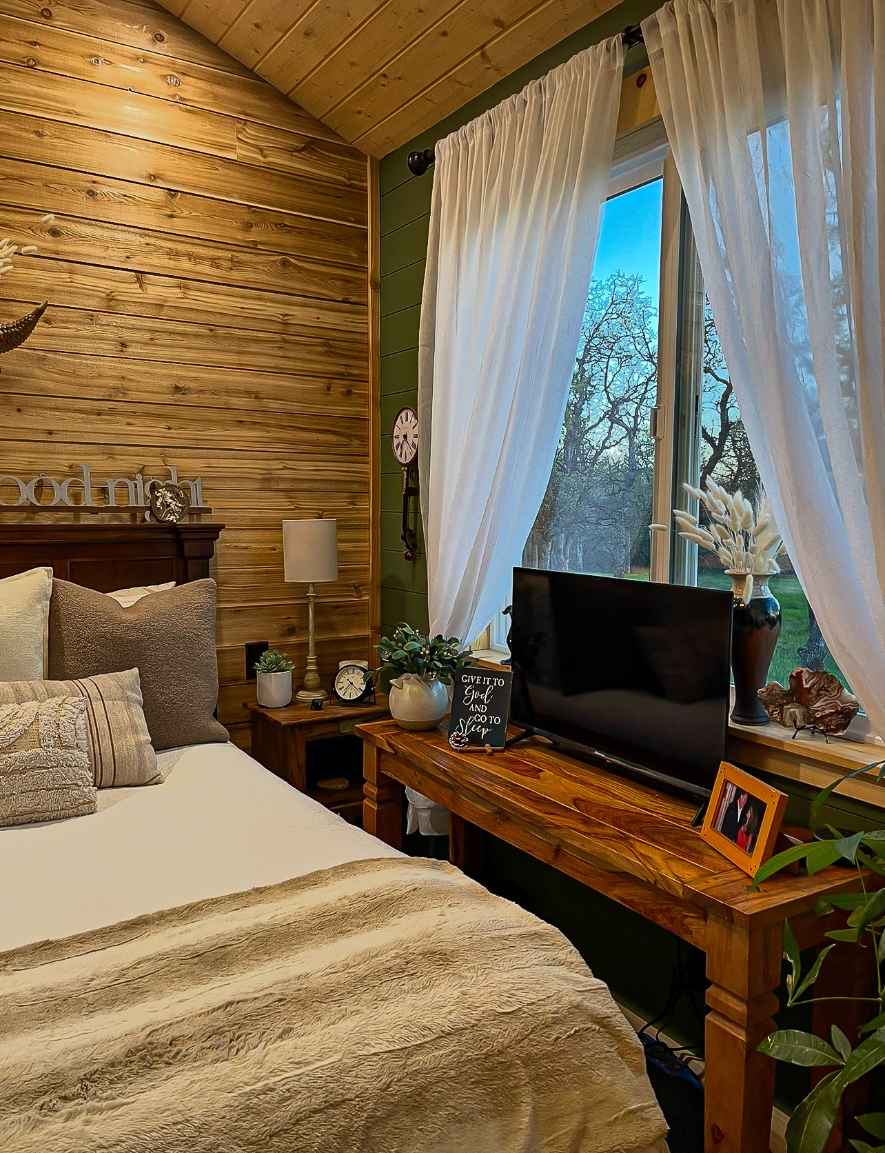 Bedroom Finished 4.jpg