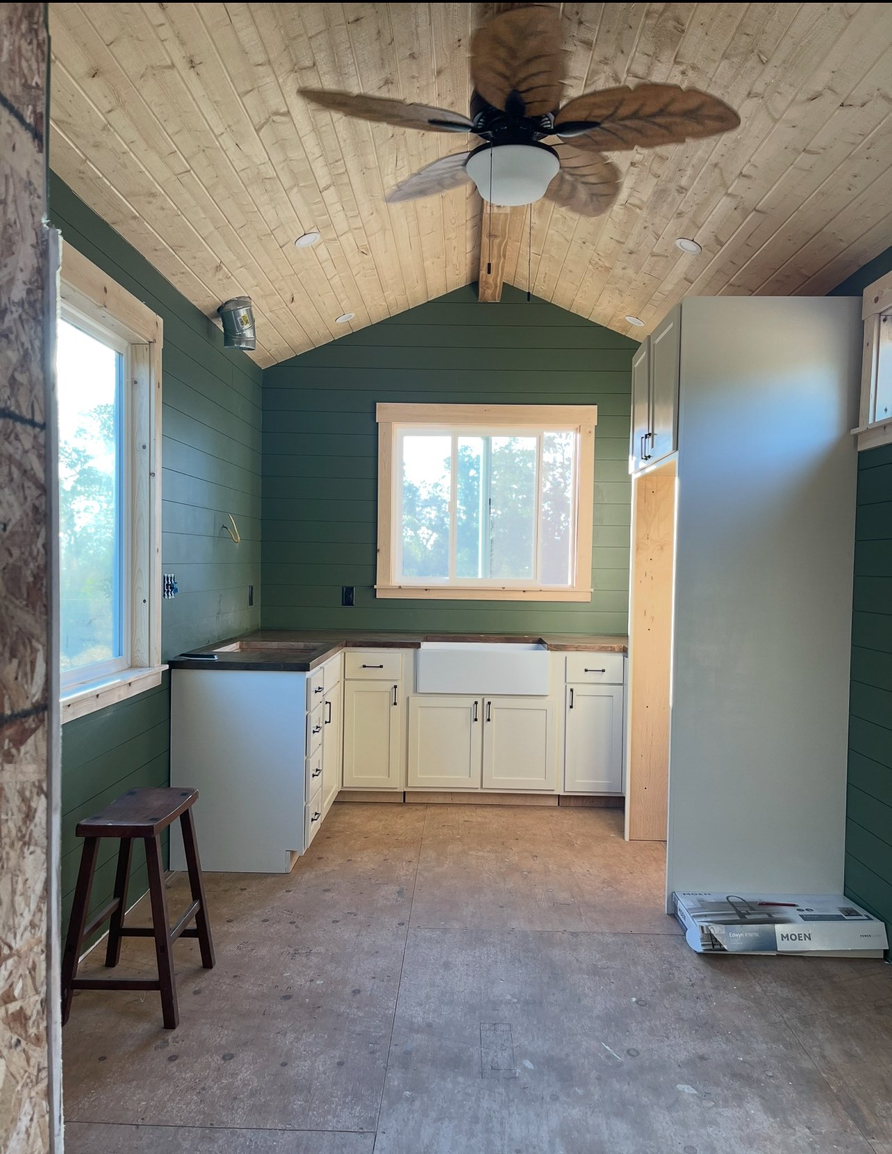 Long Shot of Kitchen Area.jpg