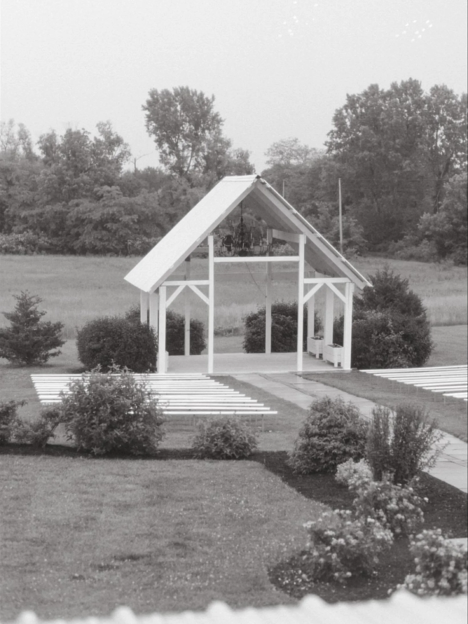 Simply love a good black and white :)

[Michigan wedding photographer, Ann Arbor wedding photographer, Detroit wedding photographer, Analog wedding photography]