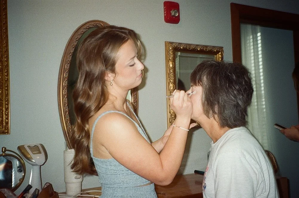 Catherine doing her moms makeup the morning of her wedding :)

a whole lotta joy on this roll, scanned by the best @cameramall
-
-
Dress: @davidsbridal
Florals: @bigbluestemfarm
Venue: @deerridgeestate
Ring: @marksjewelers
Hair: @mtdimensions
Makeup: