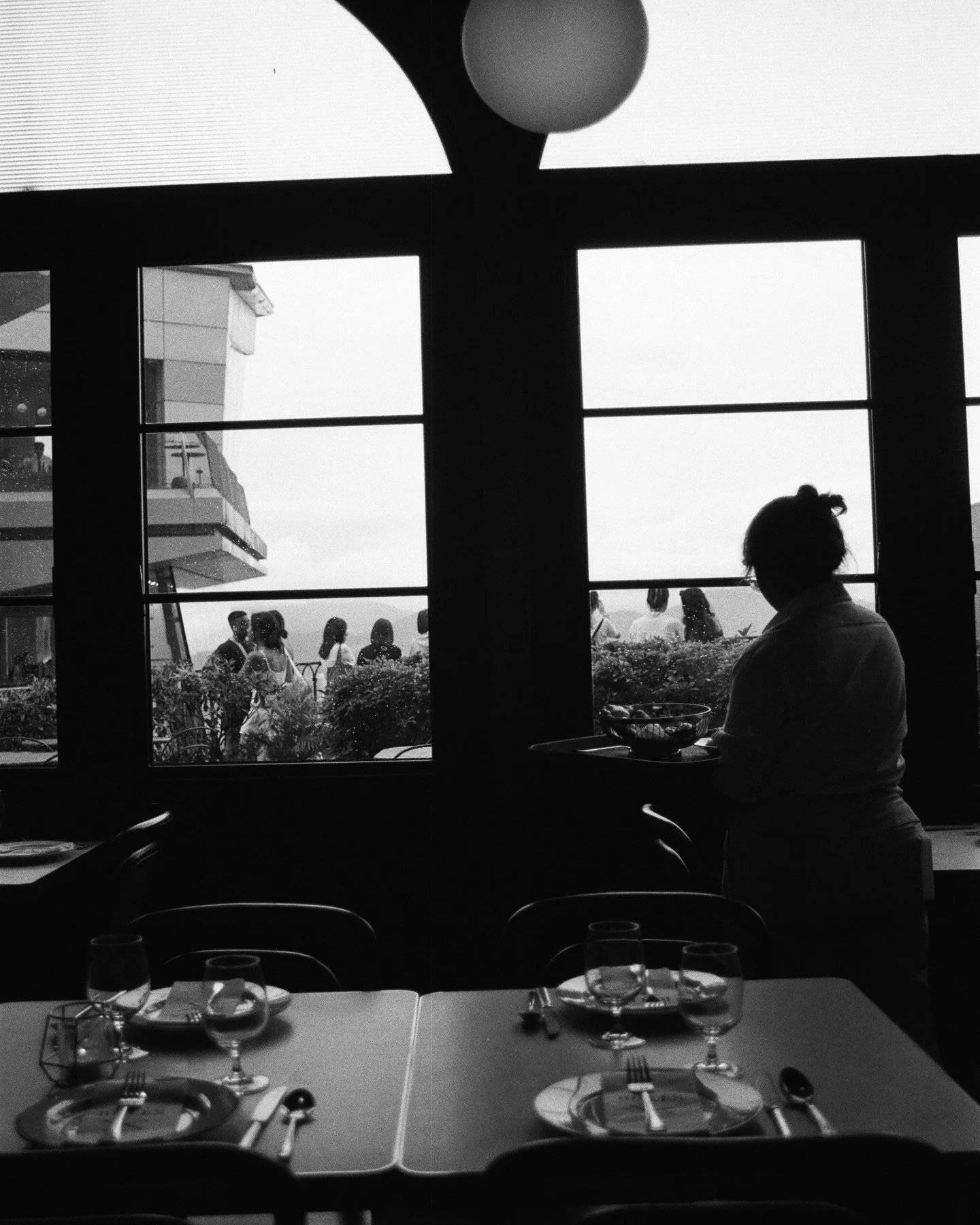 A few thoughts, on nostalgia, photos, and sharing some work from home on IlfordHP5
-
Developed and scanned by @cameramall

[Elana KH Photography, Michigan Wedding Photographer, Hong Kong, Film Photography in Hong Kong, Black and White Film]

#blackan