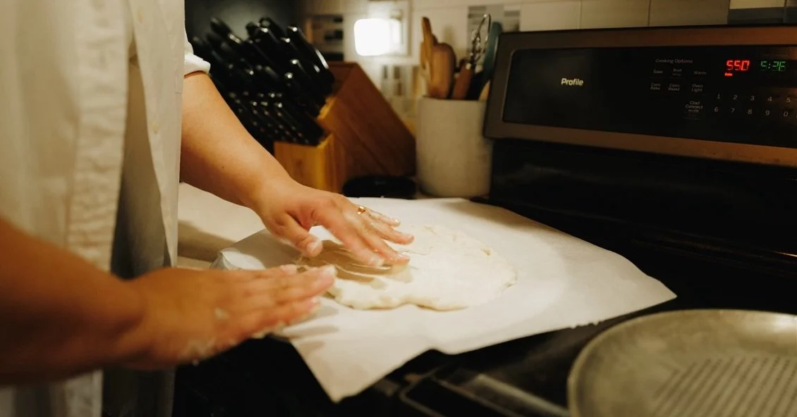 Mitch and Erica&rsquo;s pizza date night tradition has carried on into engagement &mdash; what started as just sharing a takeout pizza has become a date night home baking tradition. Mitch put Billy Joel on vinyl and they pre-prepped their homemade do