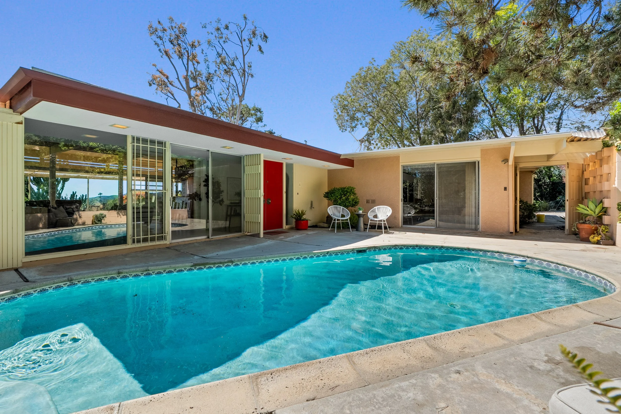 971 Stonehill Ln | $2,550,000