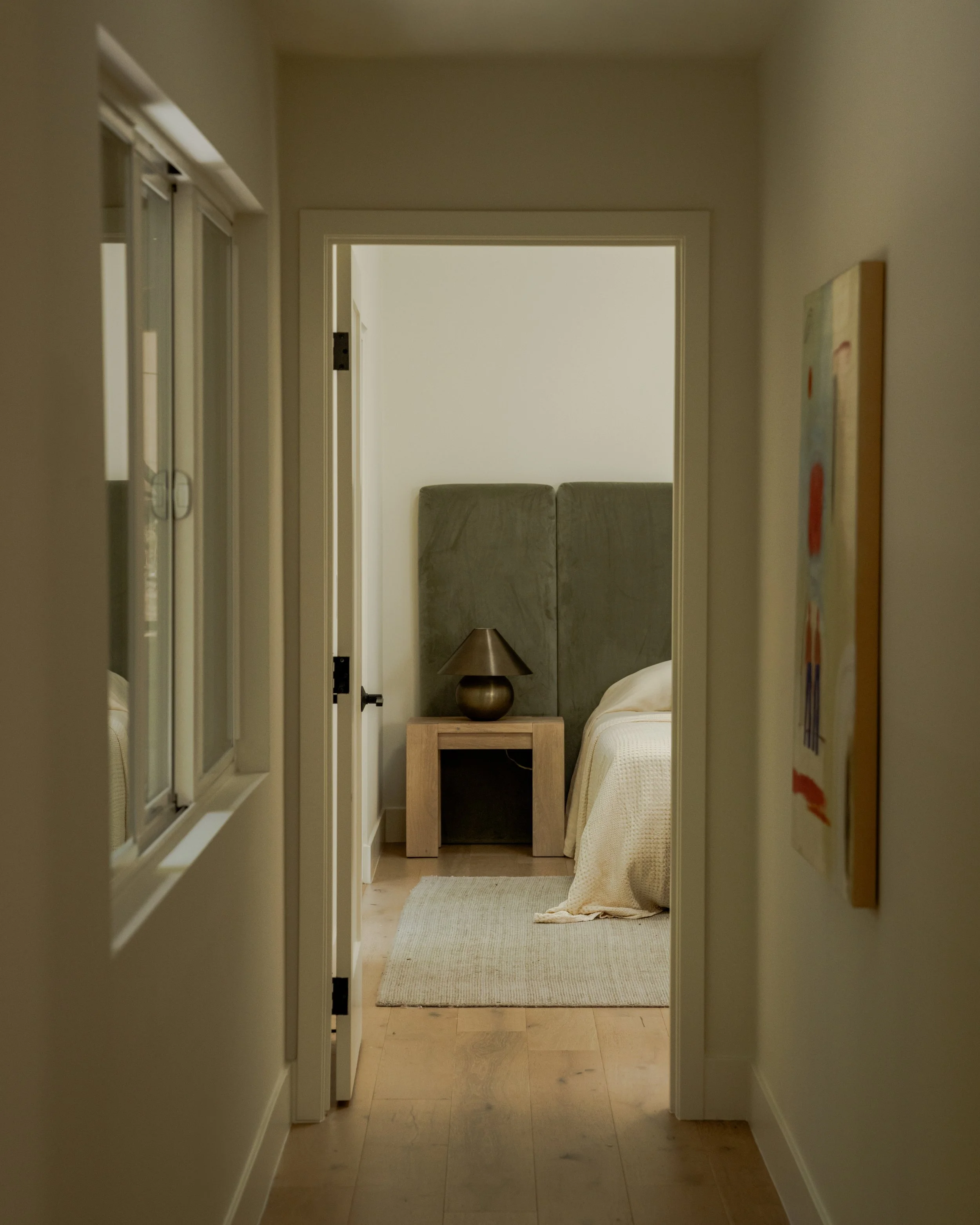 hallway to master.jpg