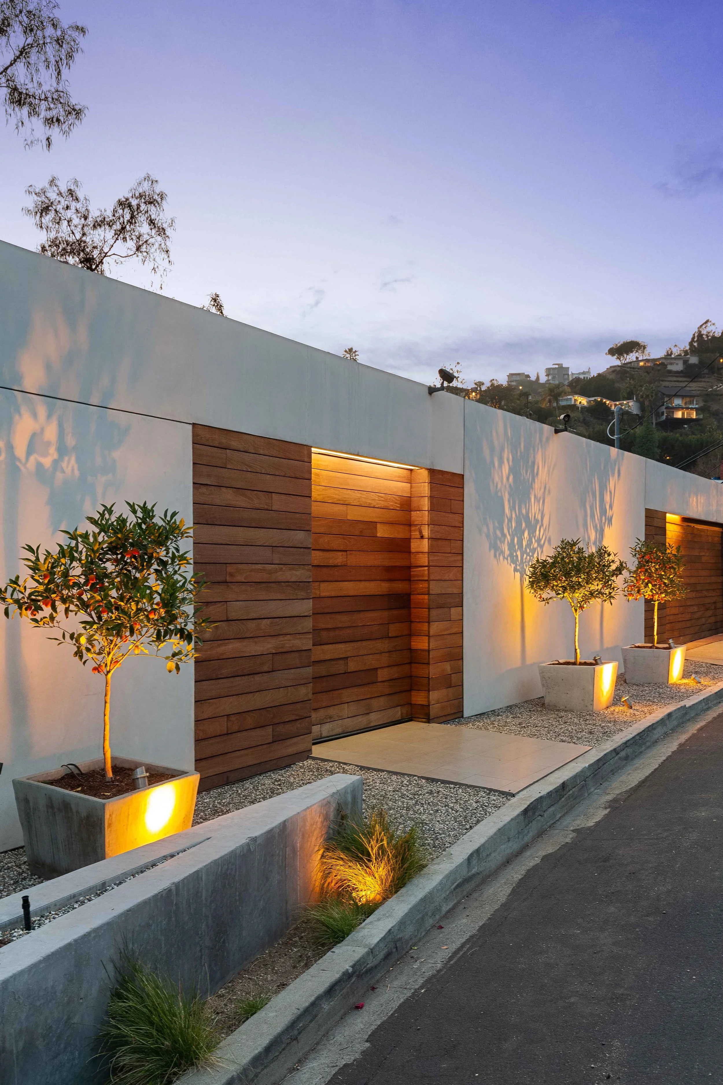 8420 Hollywood Blvd | $2,739,500