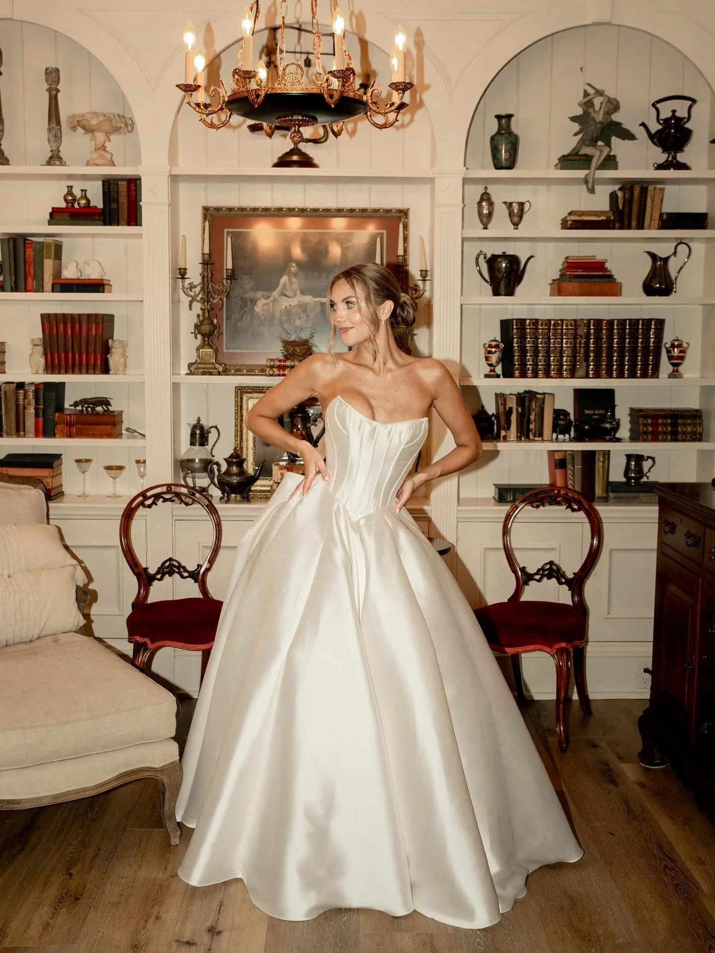 Oh wait, there&rsquo;s MORE 😍 Some familiar &amp; some never-before-seen glamour shots of Rylee on her wedding day. Her classic dress looked perfect everywhere, whether she was parading through the whimsical gardens, or posing perfectly inside the R