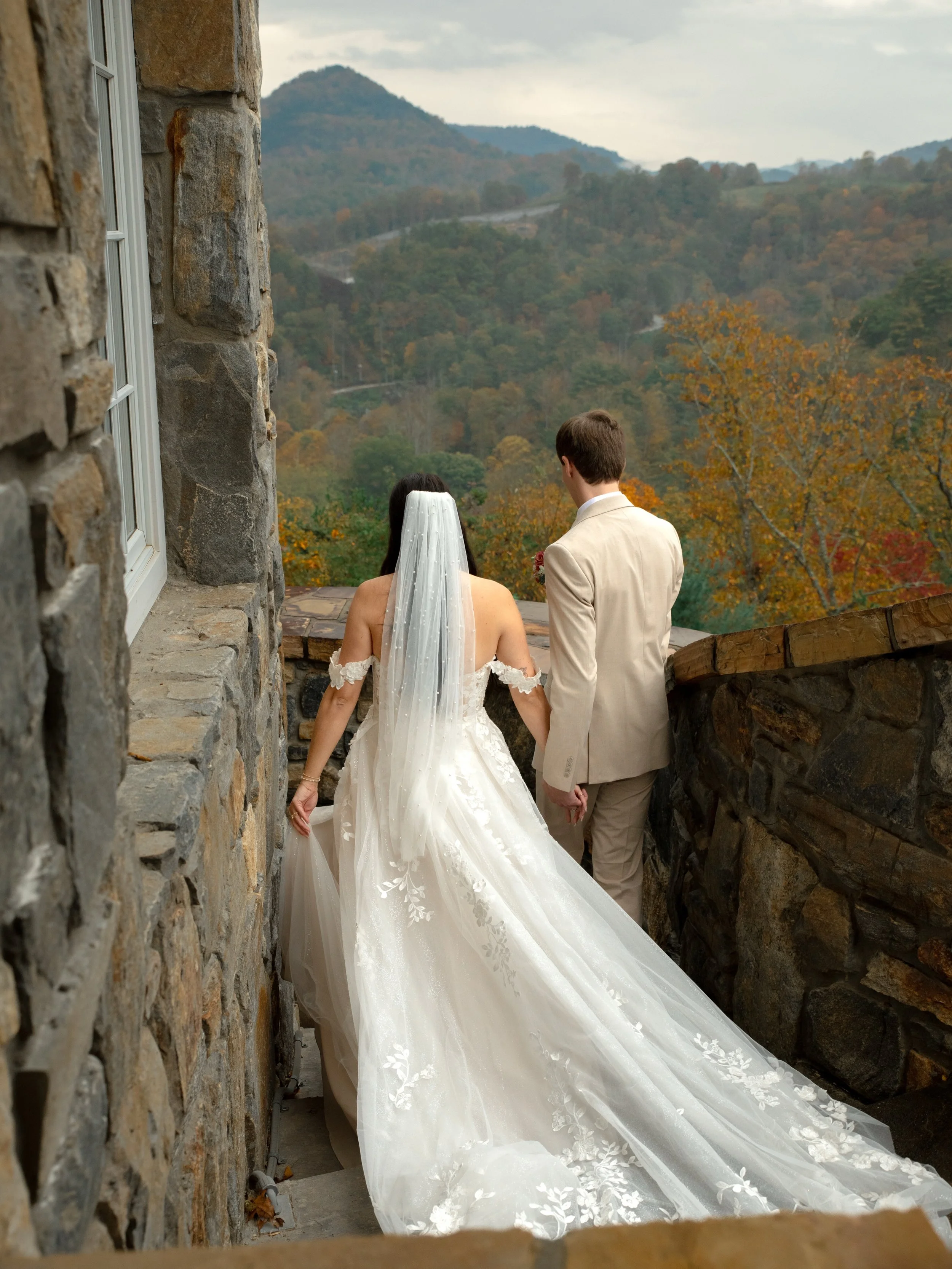 Fall in the Highlands with A &amp; W 🤎 The Scottish castle wedding of our dreams! It is impossible to forget the moody skies, the colored trees, &amp; the giddy love between Annie &amp; Will 🥹

Venue: @_castleladyhawke 
Dress: @debrasbridalshop